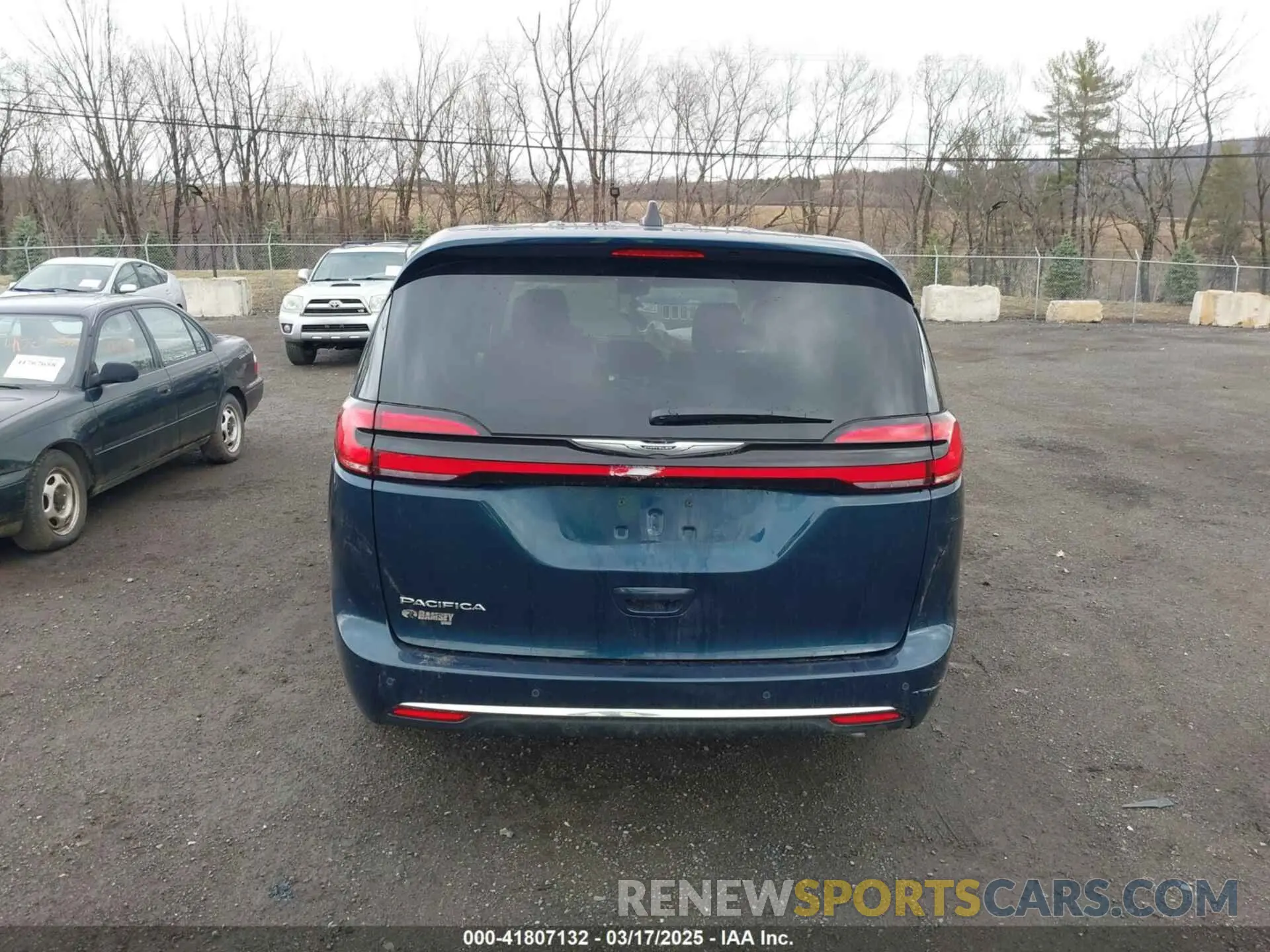 16 Photograph of a damaged car 2C4RC1BG3PR508168 CHRYSLER PACIFICA 2023