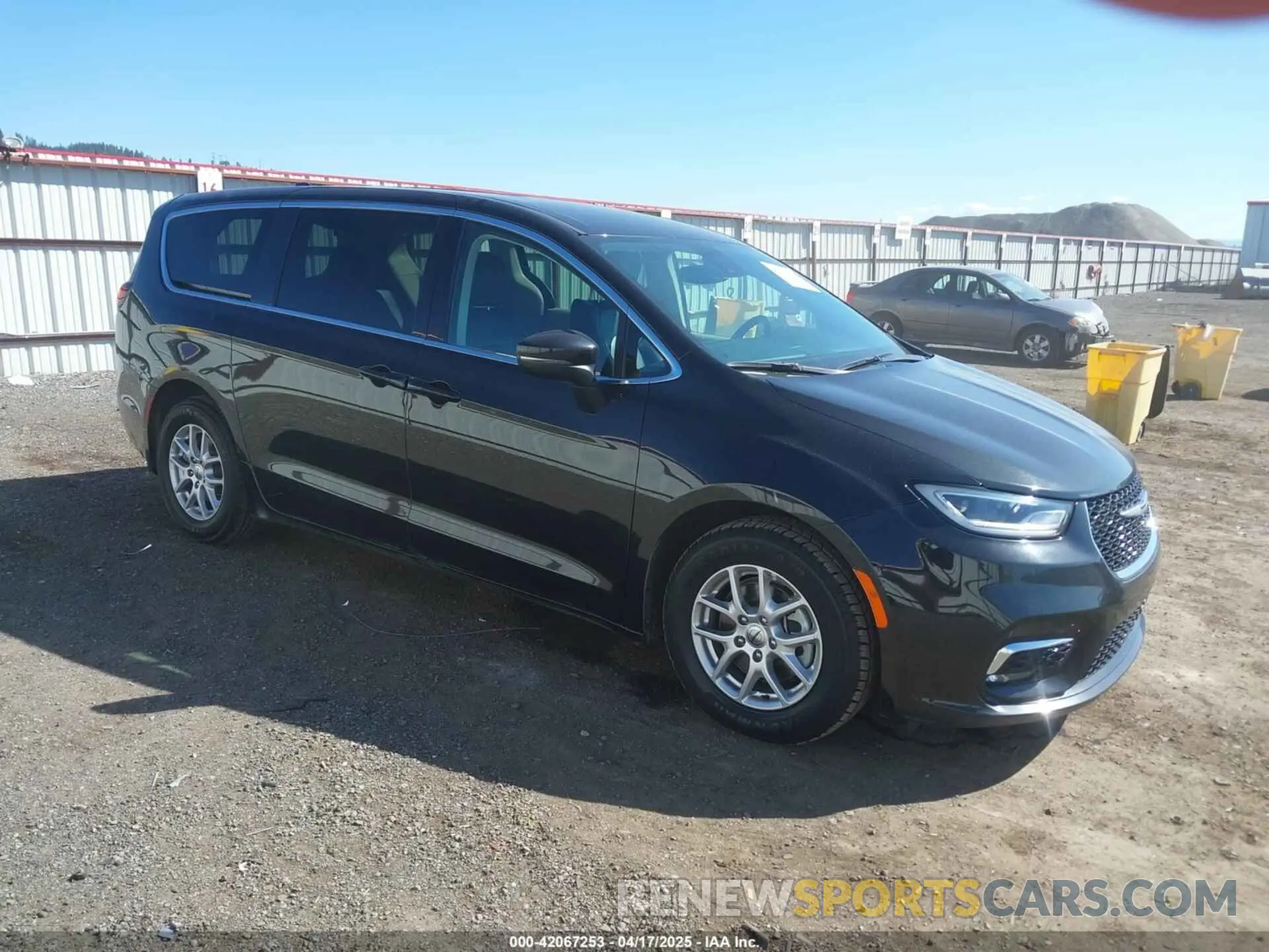 1 Photograph of a damaged car 2C4RC1BG3PR533863 CHRYSLER PACIFICA 2023