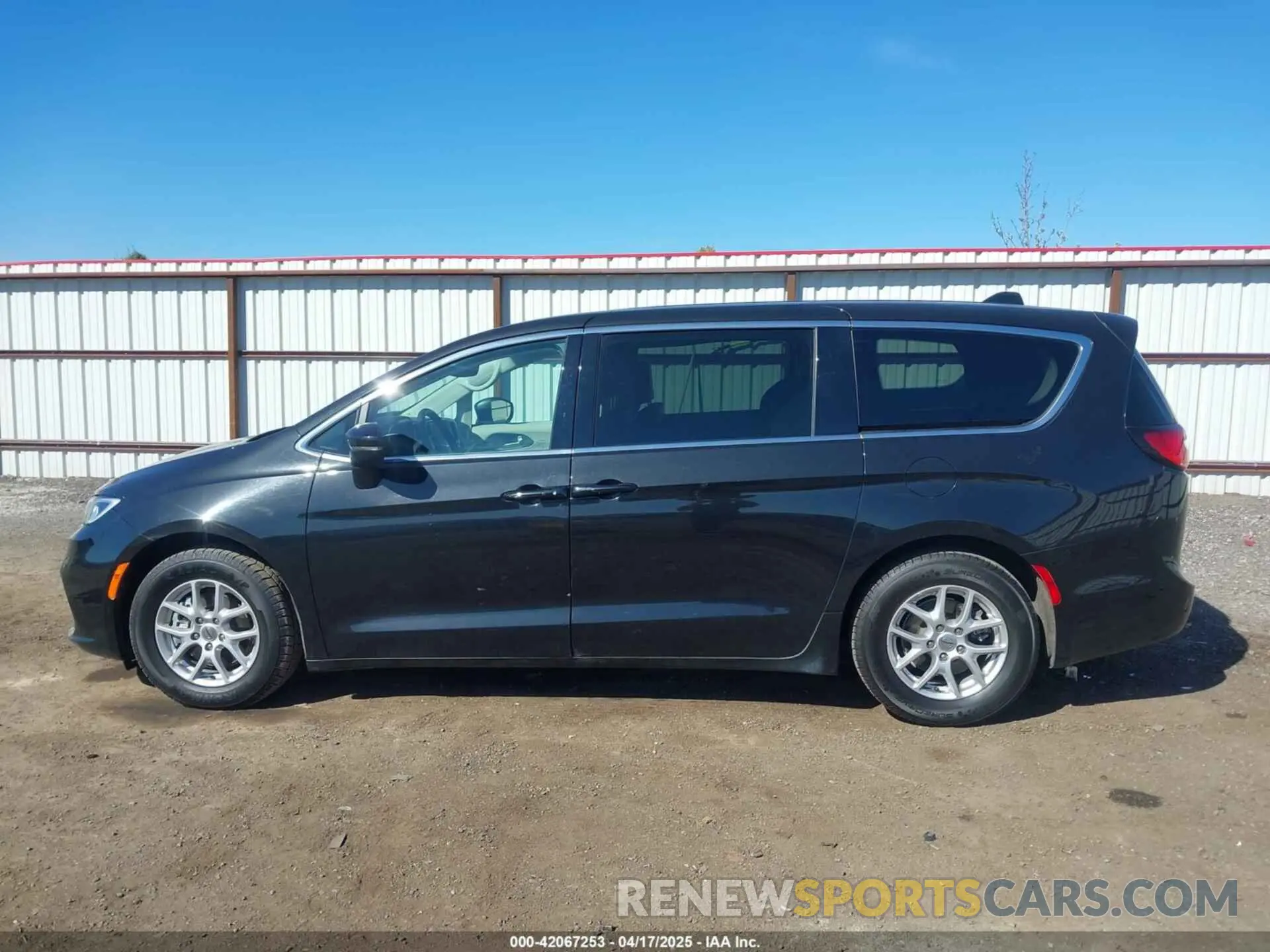 14 Photograph of a damaged car 2C4RC1BG3PR533863 CHRYSLER PACIFICA 2023