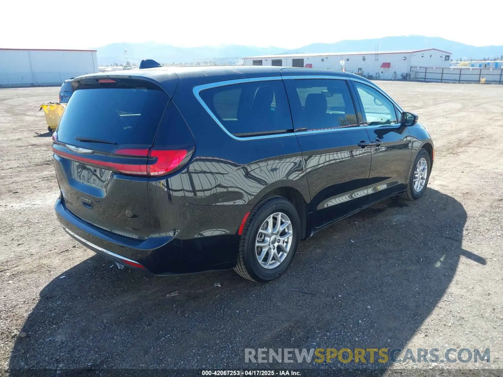 4 Photograph of a damaged car 2C4RC1BG3PR533863 CHRYSLER PACIFICA 2023