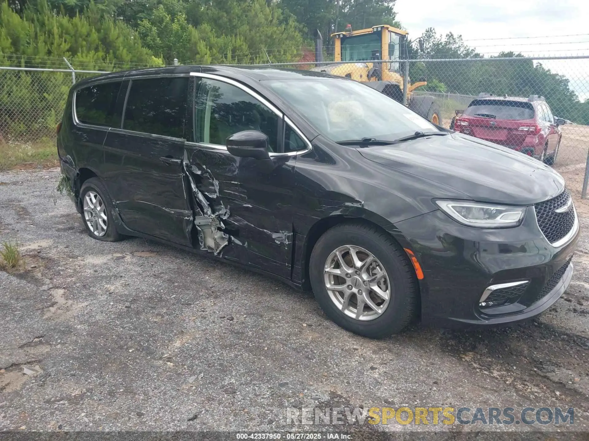 1 Photograph of a damaged car 2C4RC1BG3PR553045 CHRYSLER PACIFICA 2023