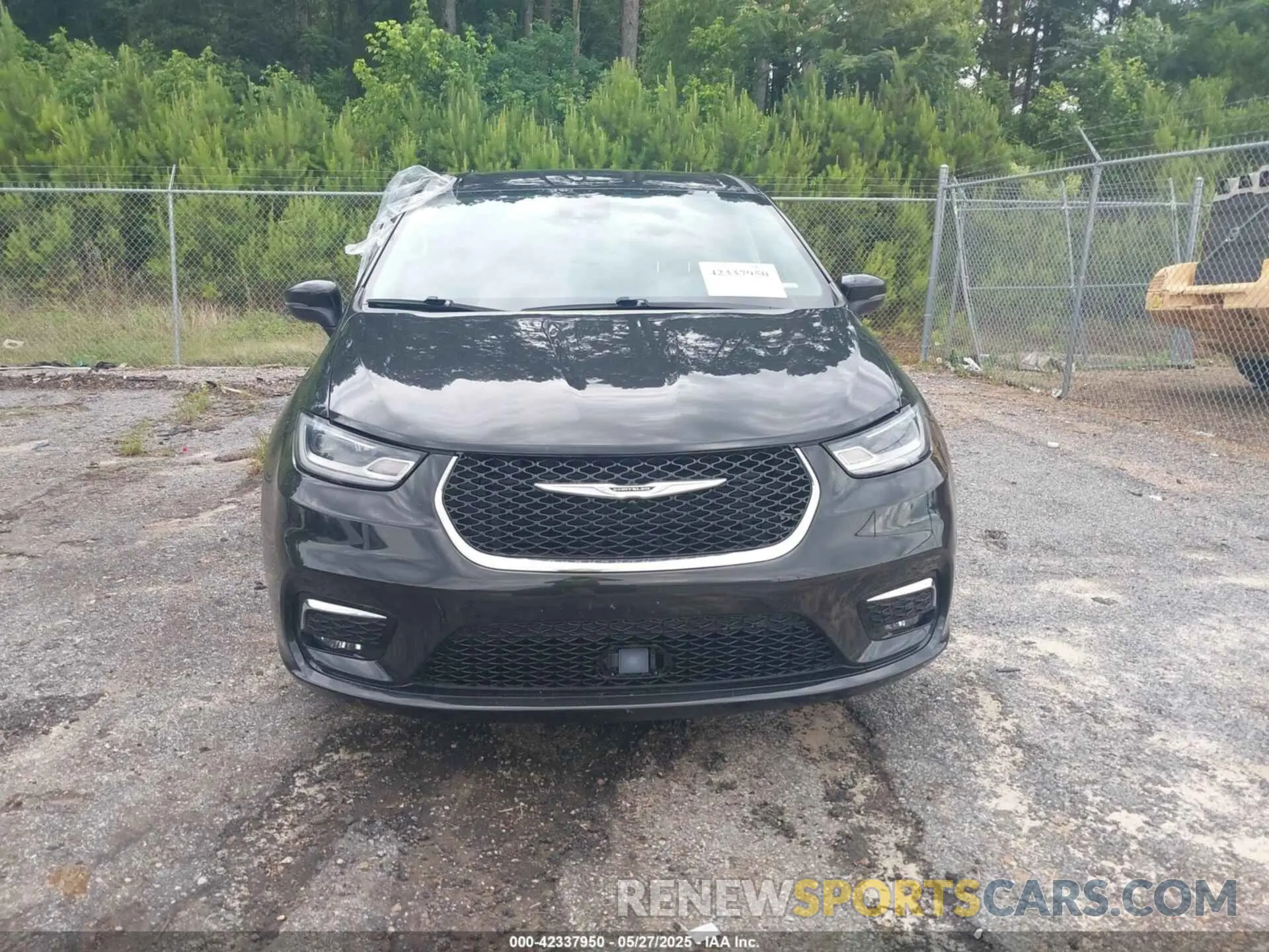 12 Photograph of a damaged car 2C4RC1BG3PR553045 CHRYSLER PACIFICA 2023