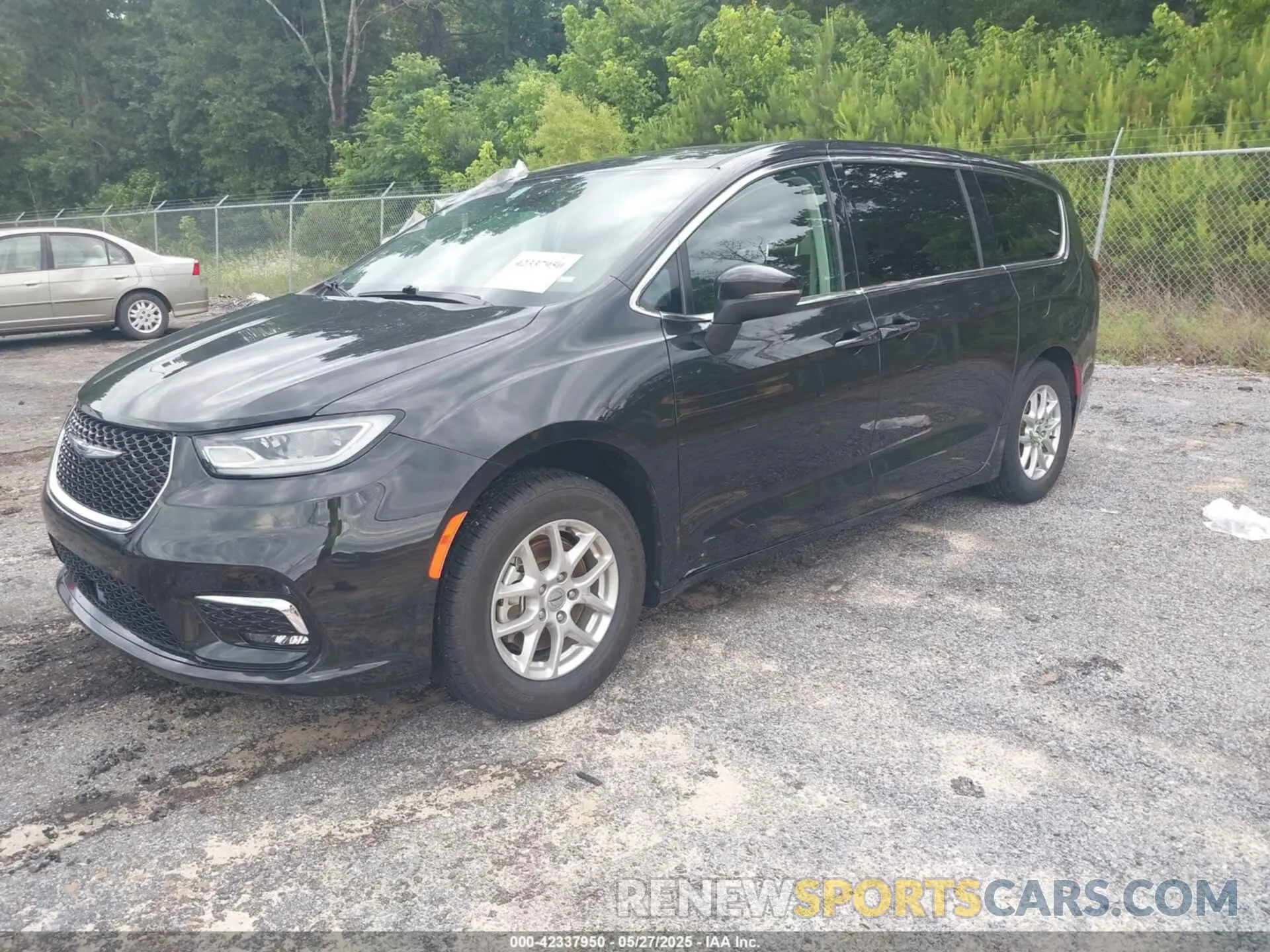 2 Photograph of a damaged car 2C4RC1BG3PR553045 CHRYSLER PACIFICA 2023