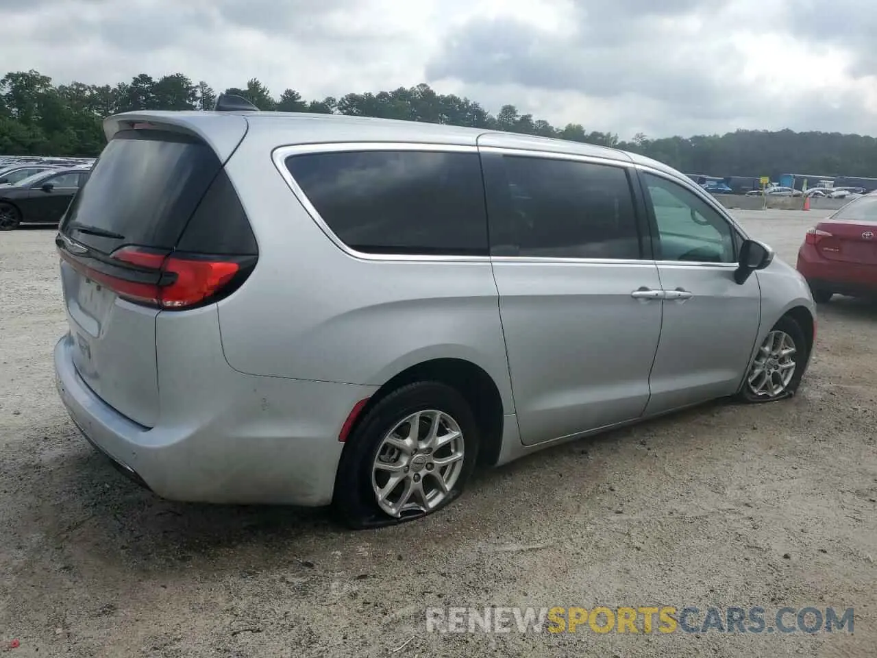 3 Photograph of a damaged car 2C4RC1BG3PR560206 CHRYSLER PACIFICA 2023