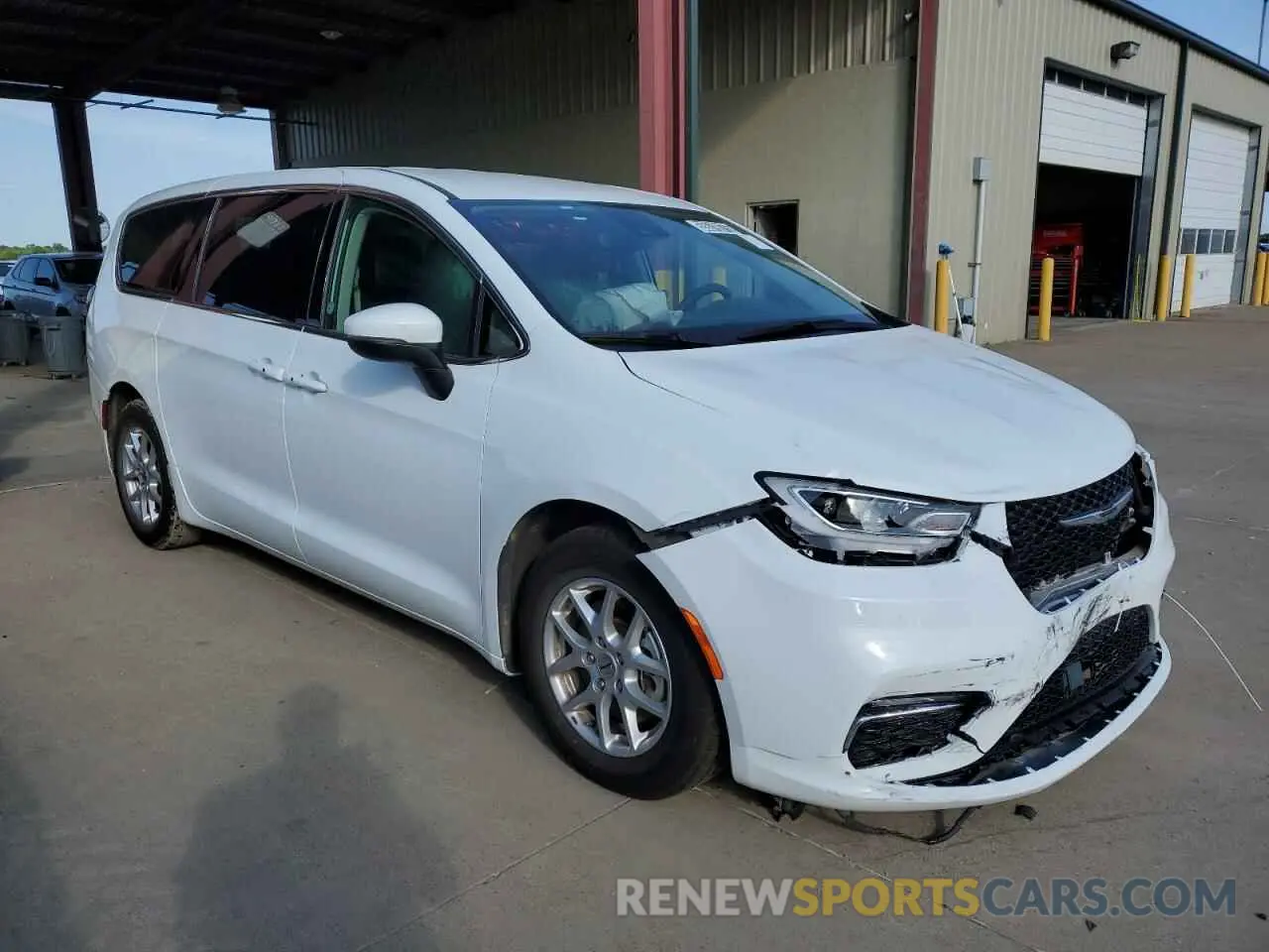 4 Photograph of a damaged car 2C4RC1BG3PR577491 CHRYSLER PACIFICA 2023