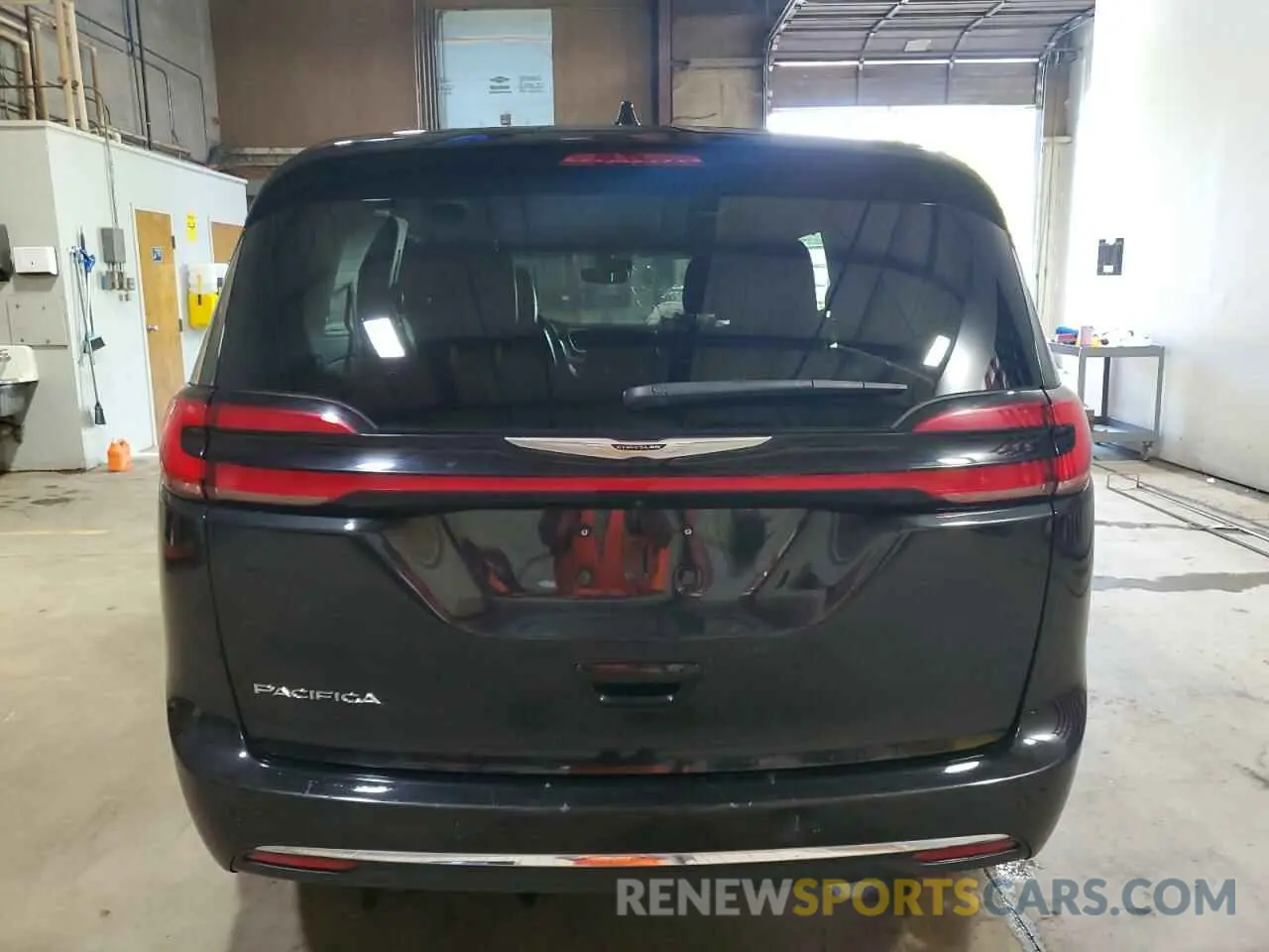 6 Photograph of a damaged car 2C4RC1BG3PR627824 CHRYSLER PACIFICA 2023