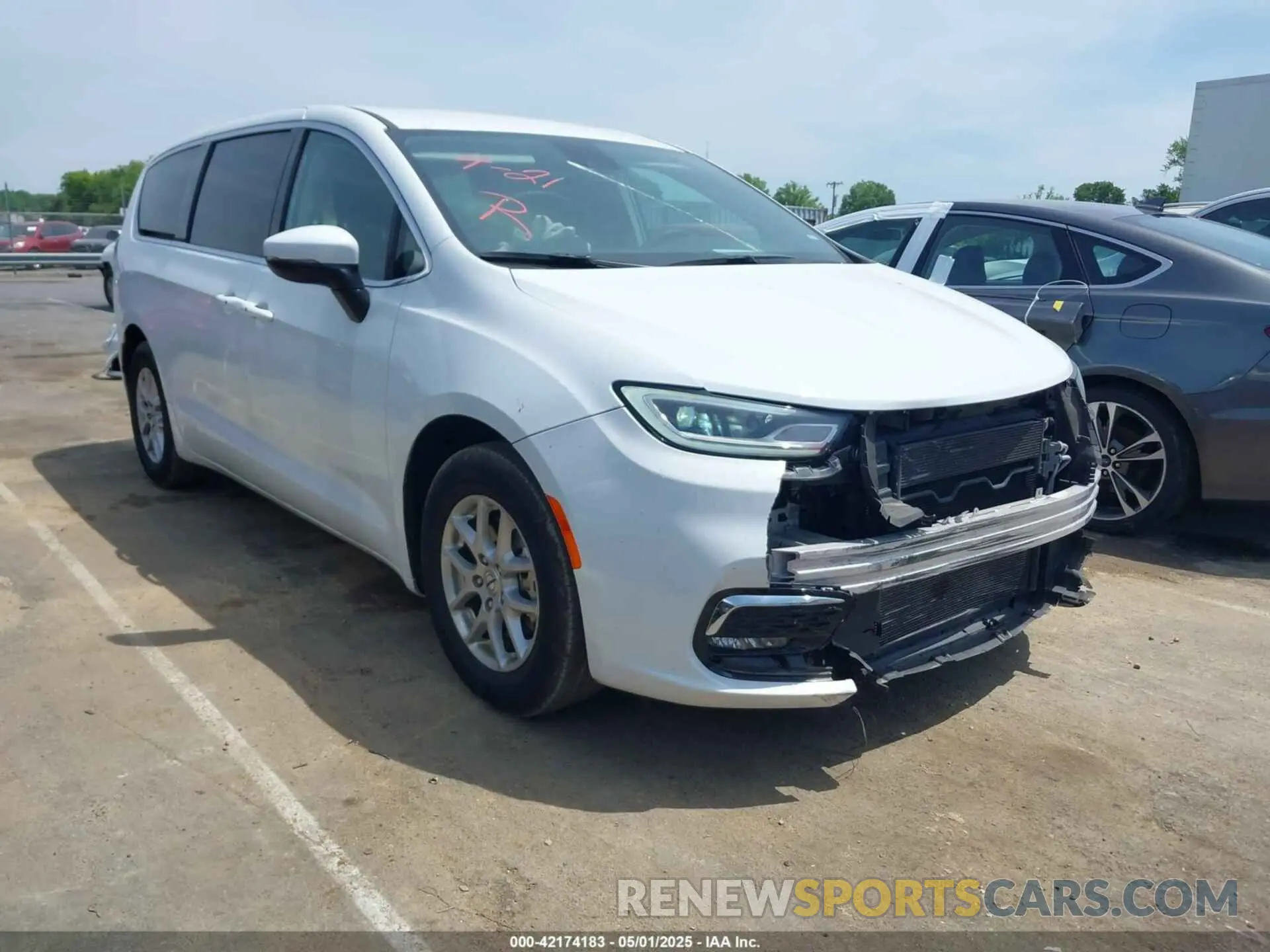 1 Photograph of a damaged car 2C4RC1BG4PR532933 CHRYSLER PACIFICA 2023