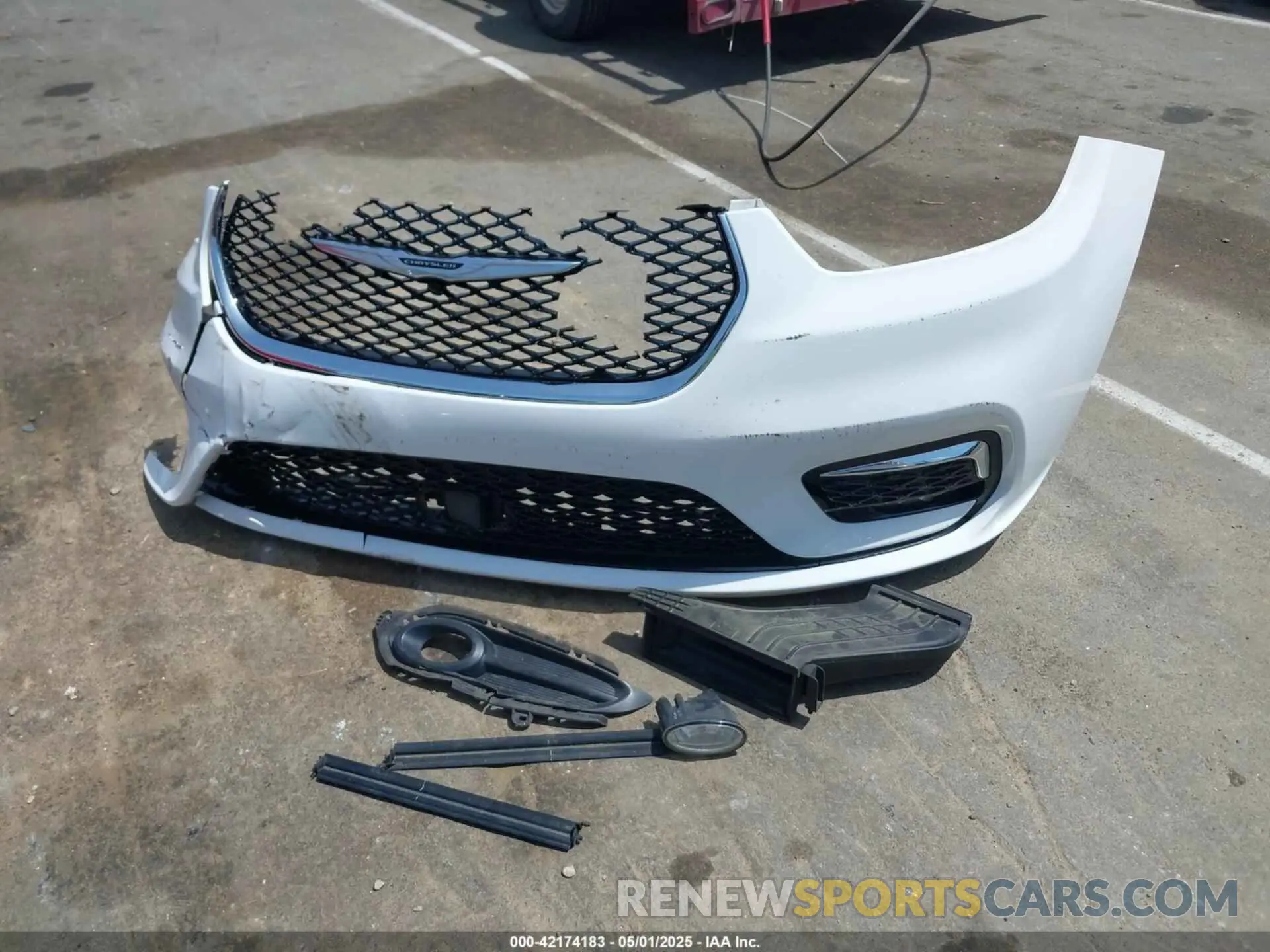 12 Photograph of a damaged car 2C4RC1BG4PR532933 CHRYSLER PACIFICA 2023