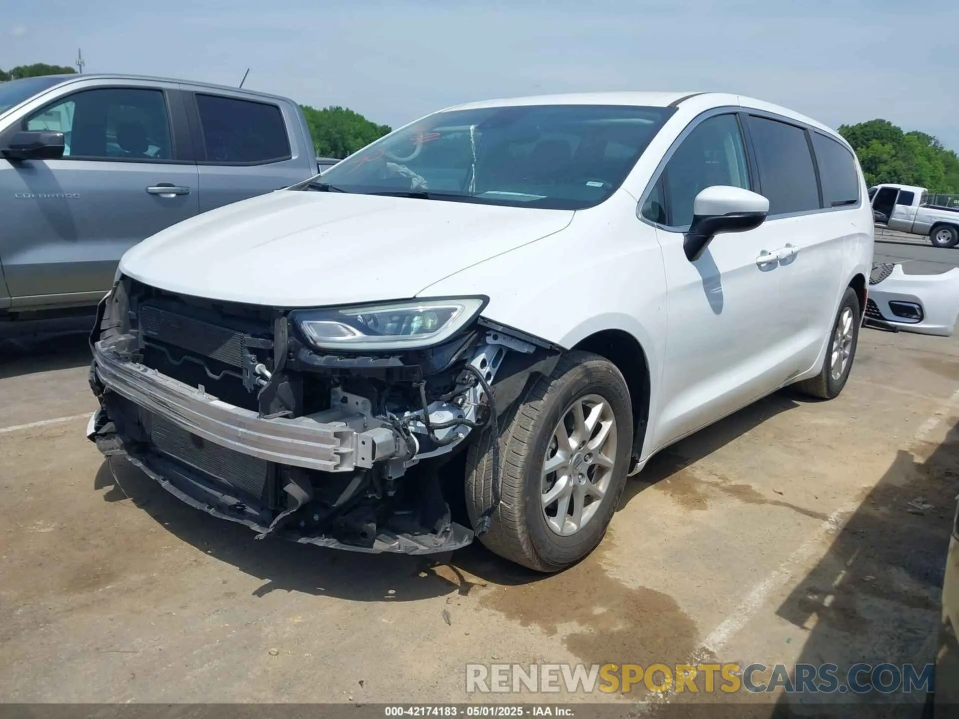 2 Photograph of a damaged car 2C4RC1BG4PR532933 CHRYSLER PACIFICA 2023