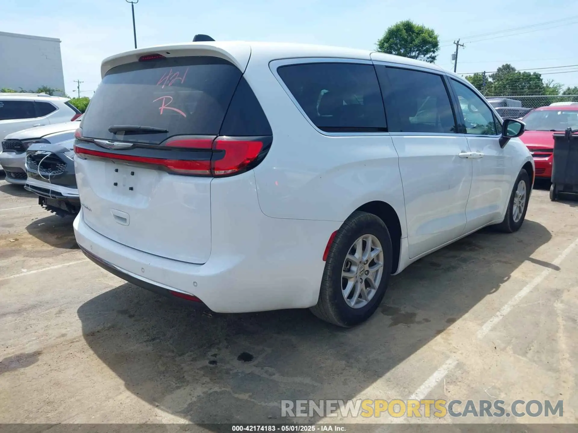 4 Photograph of a damaged car 2C4RC1BG4PR532933 CHRYSLER PACIFICA 2023