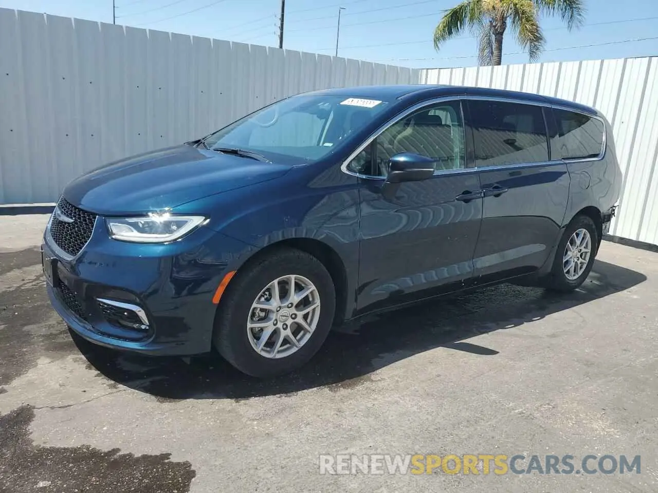 1 Photograph of a damaged car 2C4RC1BG4PR574258 CHRYSLER PACIFICA 2023