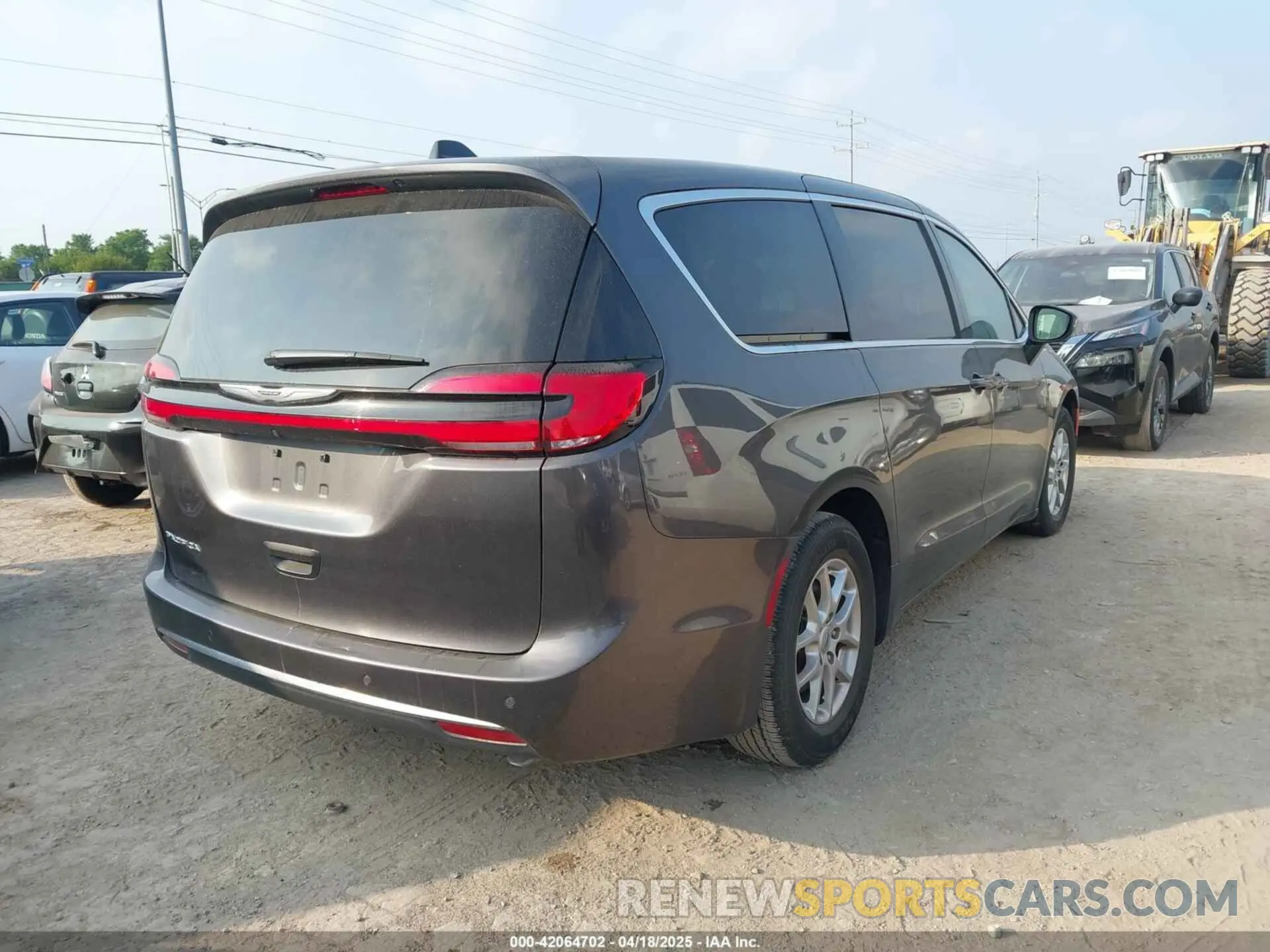 4 Photograph of a damaged car 2C4RC1BG4PR577502 CHRYSLER PACIFICA 2023