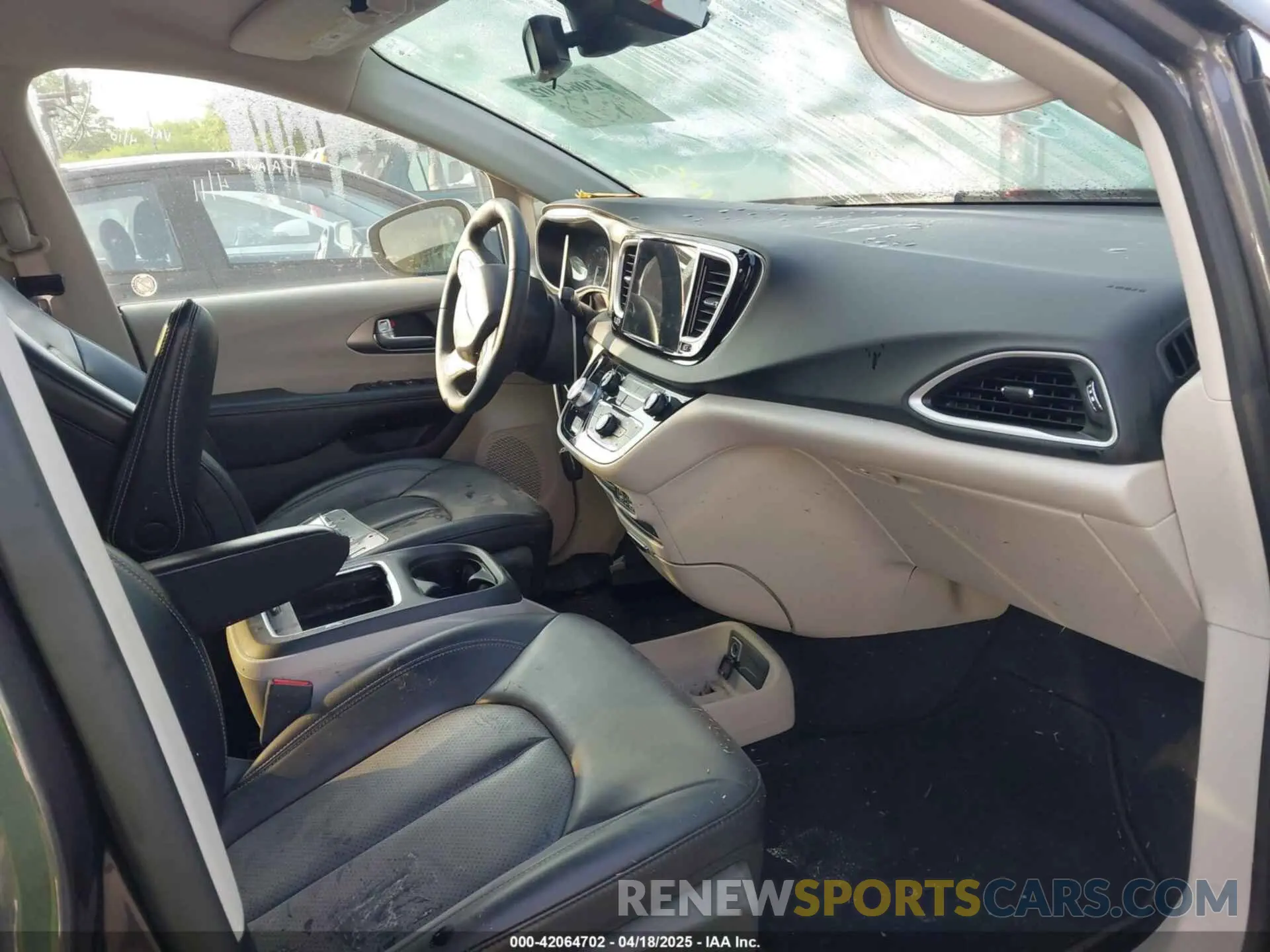 5 Photograph of a damaged car 2C4RC1BG4PR577502 CHRYSLER PACIFICA 2023