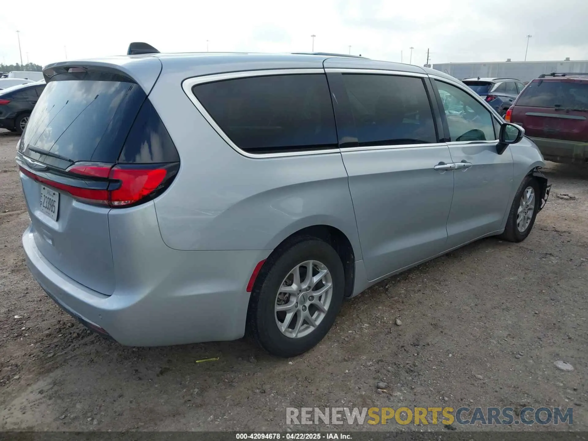 4 Photograph of a damaged car 2C4RC1BG4PR594204 CHRYSLER PACIFICA 2023