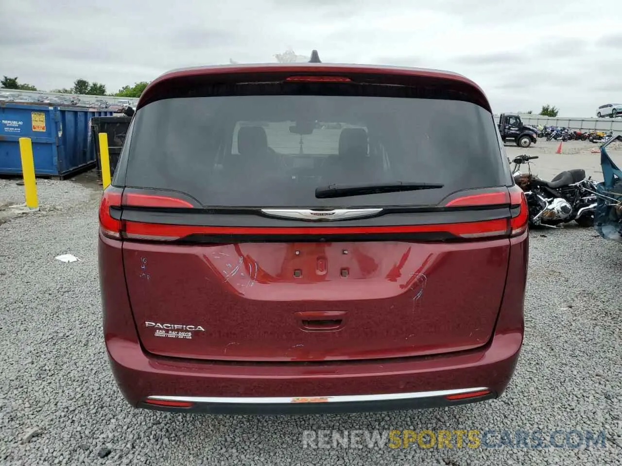 6 Photograph of a damaged car 2C4RC1BG4PR613656 CHRYSLER PACIFICA 2023