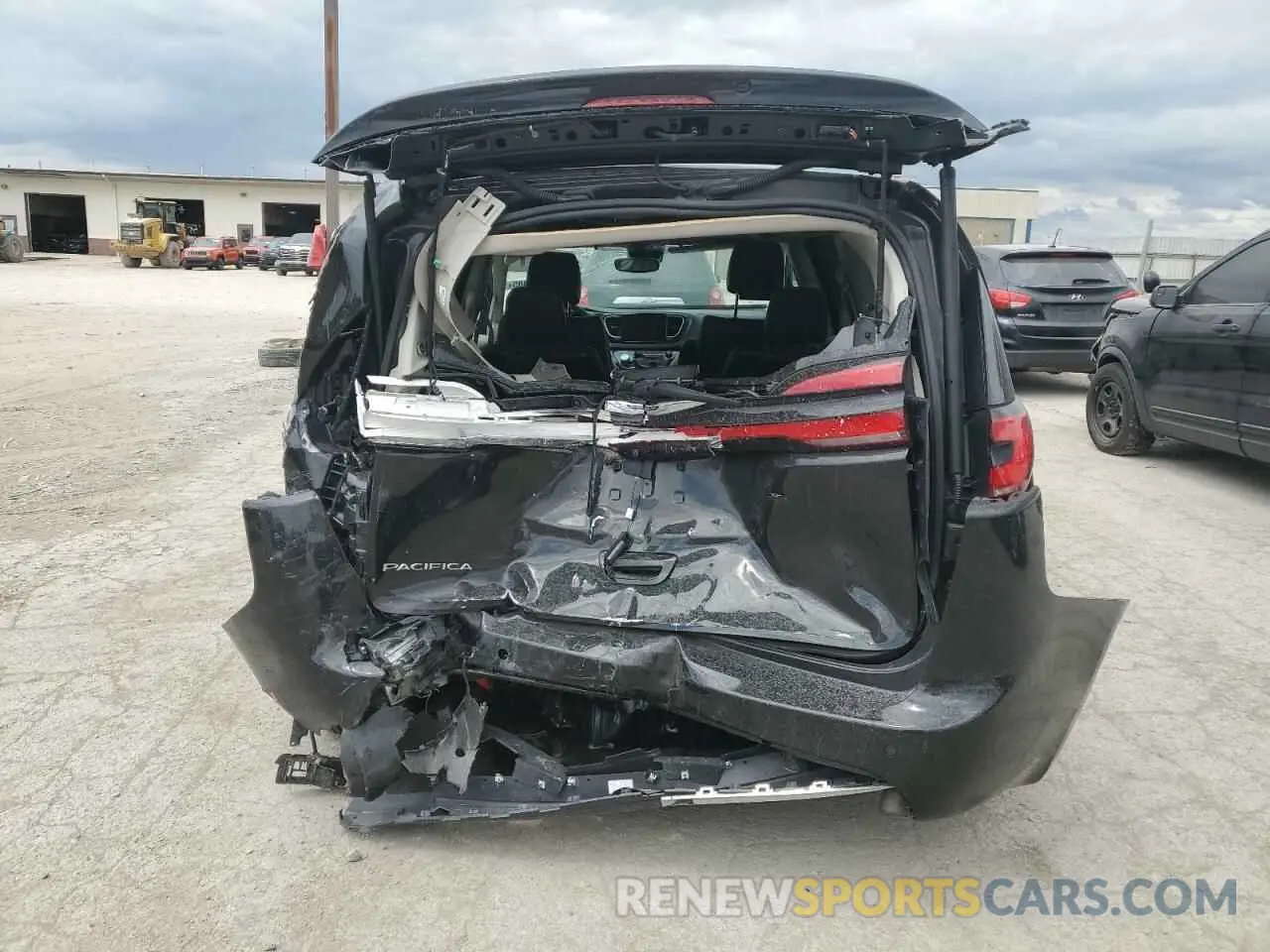 6 Photograph of a damaged car 2C4RC1BG4PR621126 CHRYSLER PACIFICA 2023