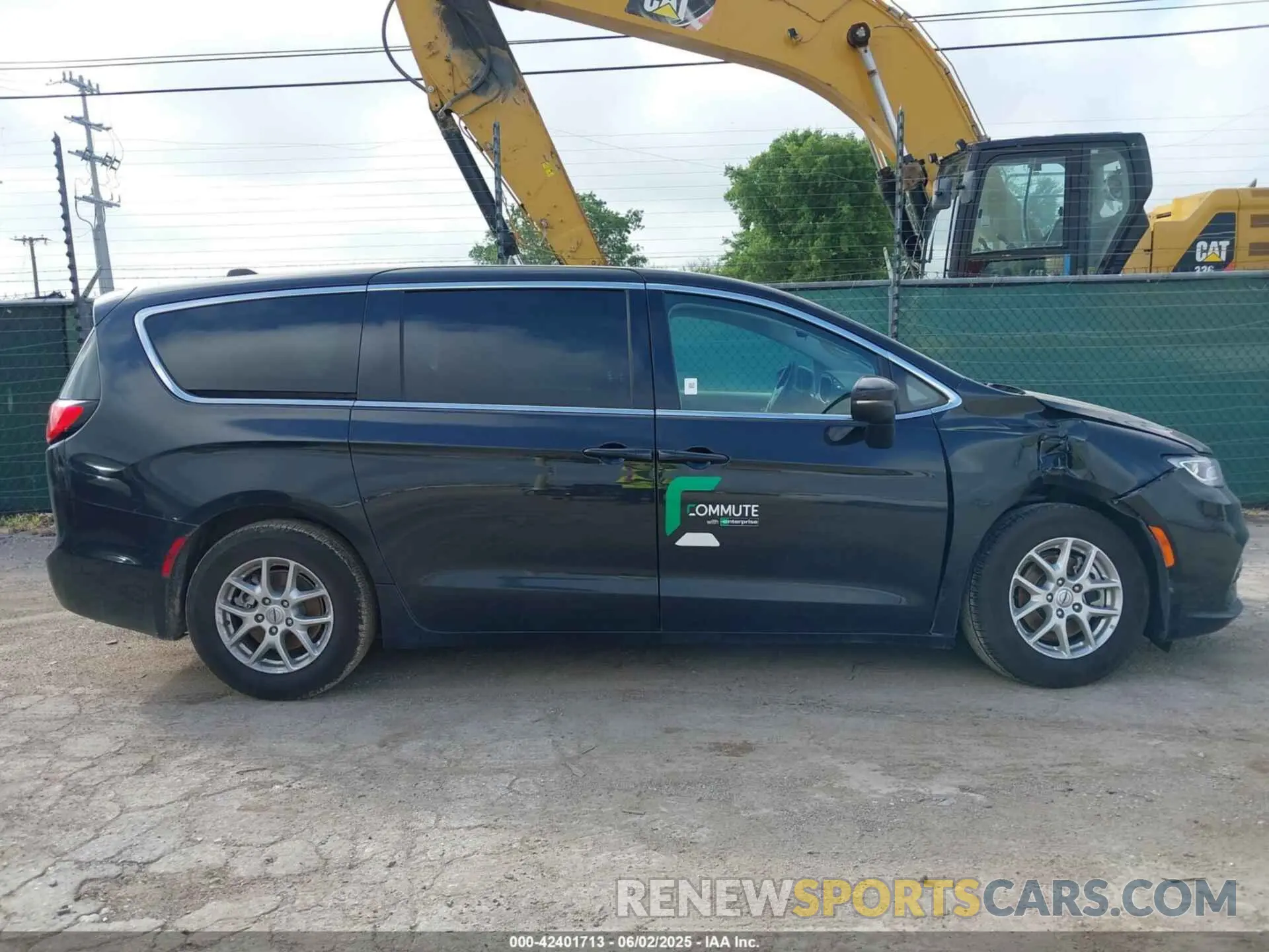 13 Photograph of a damaged car 2C4RC1BG4PR628092 CHRYSLER PACIFICA 2023