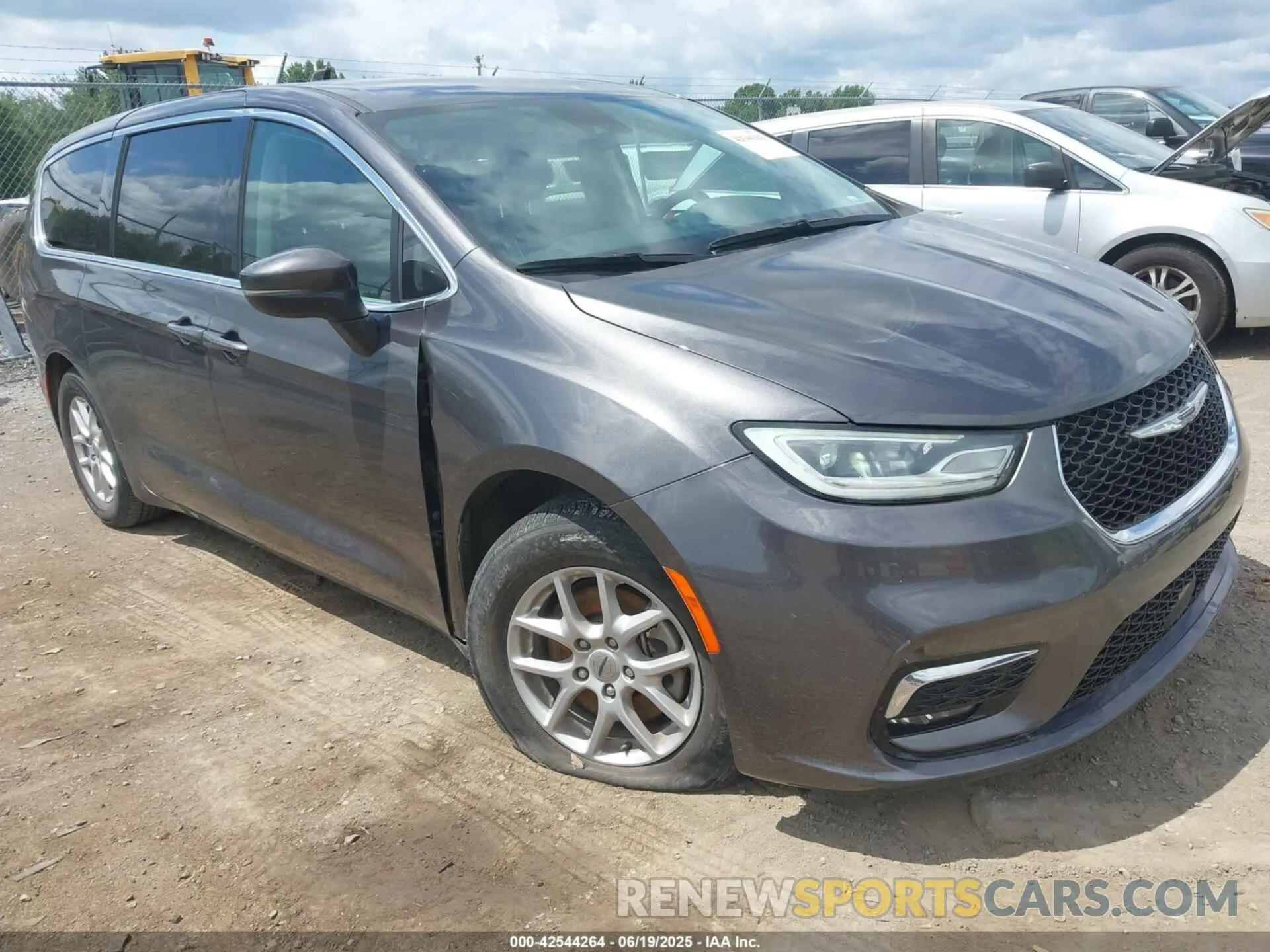 1 Photograph of a damaged car 2C4RC1BG5PR520967 CHRYSLER PACIFICA 2023