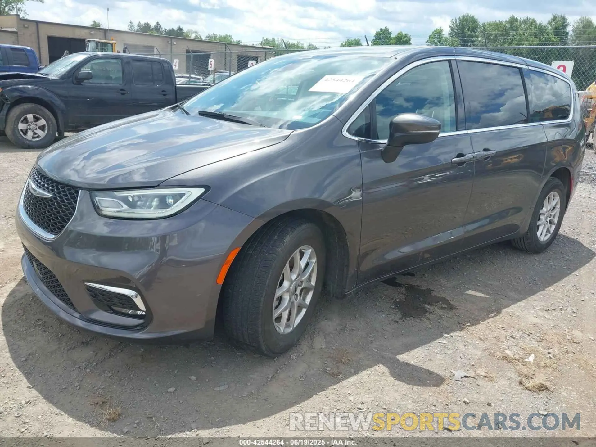 2 Photograph of a damaged car 2C4RC1BG5PR520967 CHRYSLER PACIFICA 2023