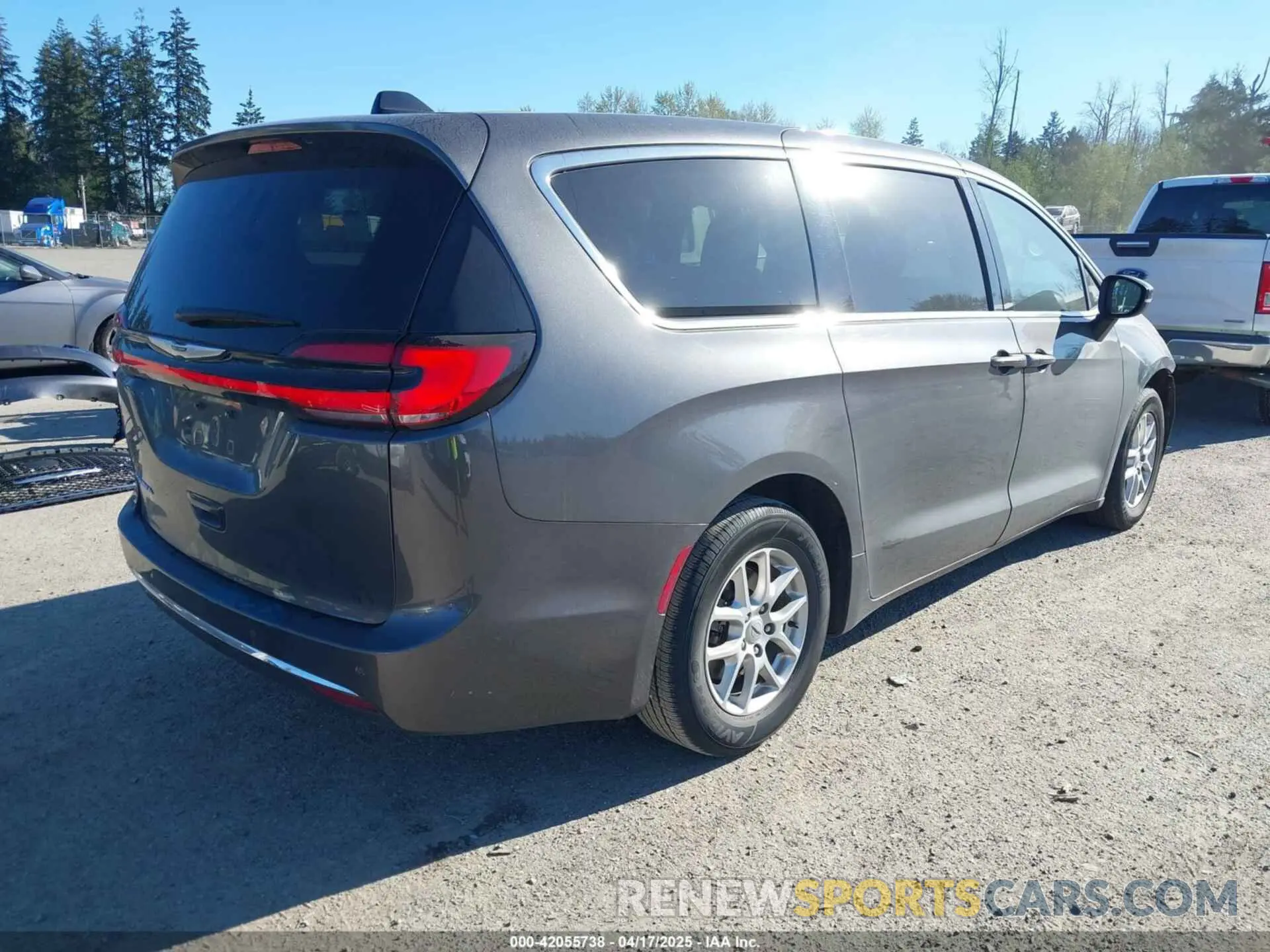 4 Photograph of a damaged car 2C4RC1BG5PR550499 CHRYSLER PACIFICA 2023