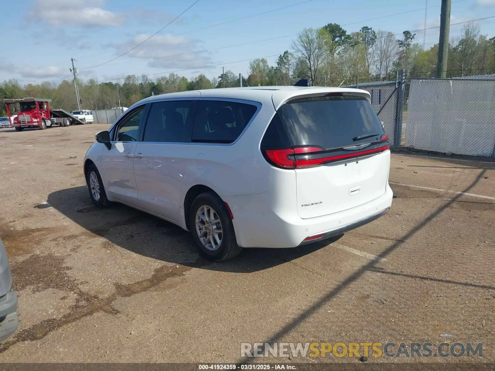 3 Photograph of a damaged car 2C4RC1BG5PR550650 CHRYSLER PACIFICA 2023