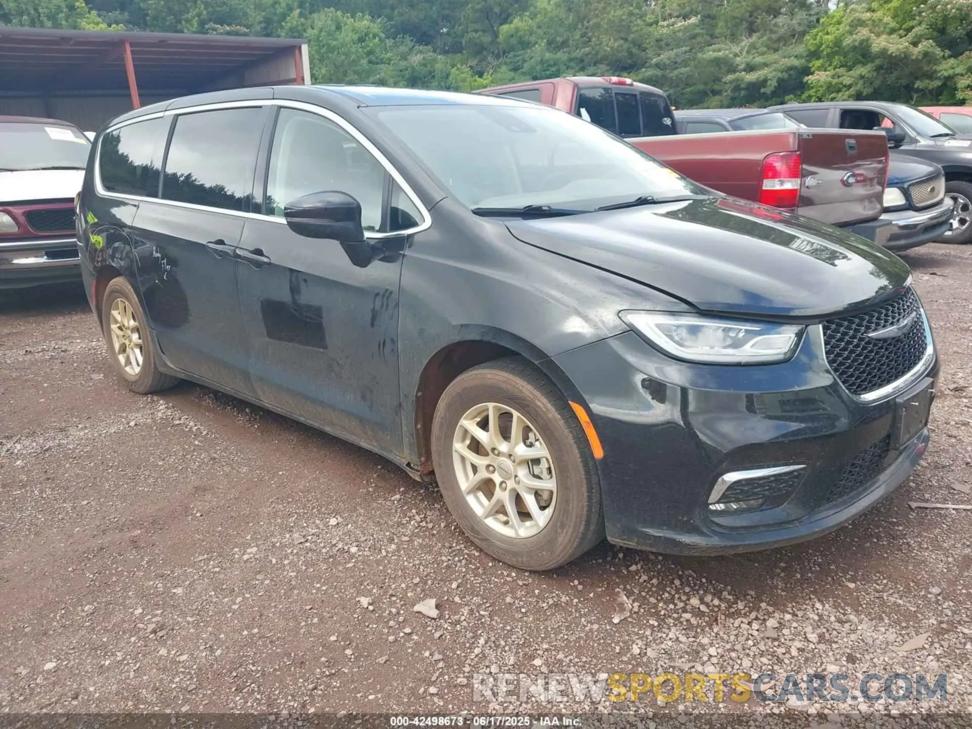 1 Photograph of a damaged car 2C4RC1BG5PR560126 CHRYSLER PACIFICA 2023