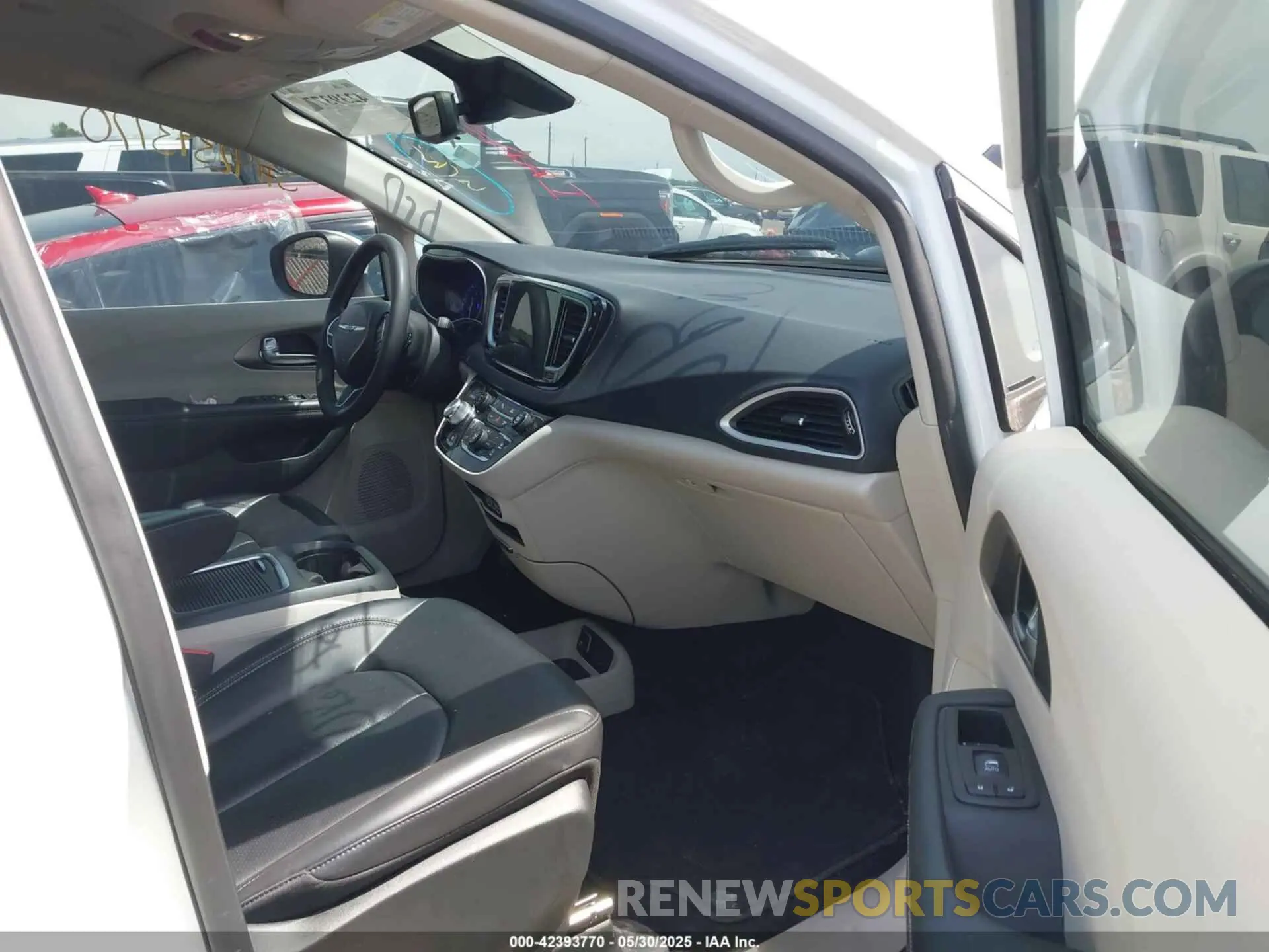5 Photograph of a damaged car 2C4RC1BG5PR601256 CHRYSLER PACIFICA 2023