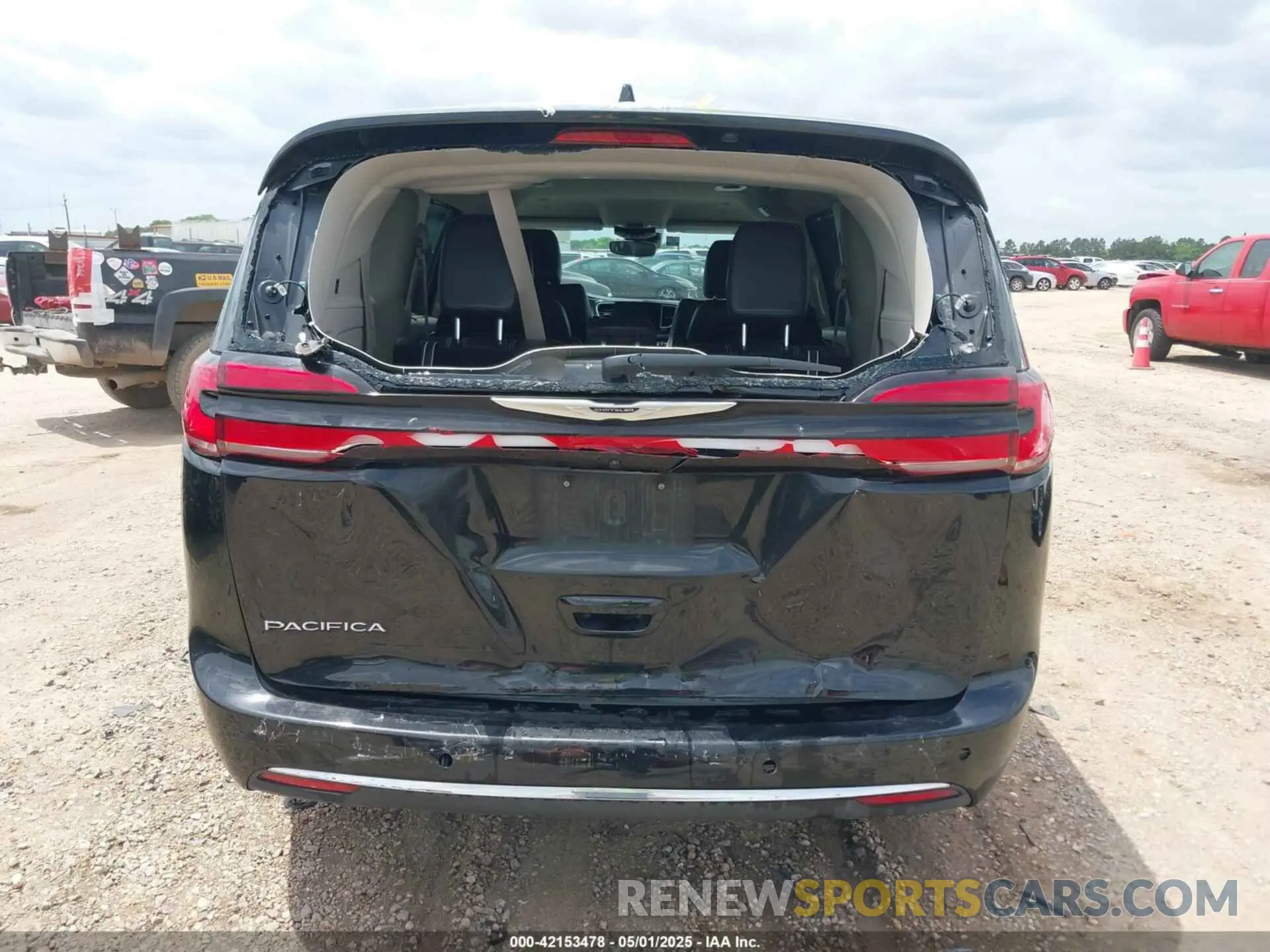 16 Photograph of a damaged car 2C4RC1BG5PR601676 CHRYSLER PACIFICA 2023