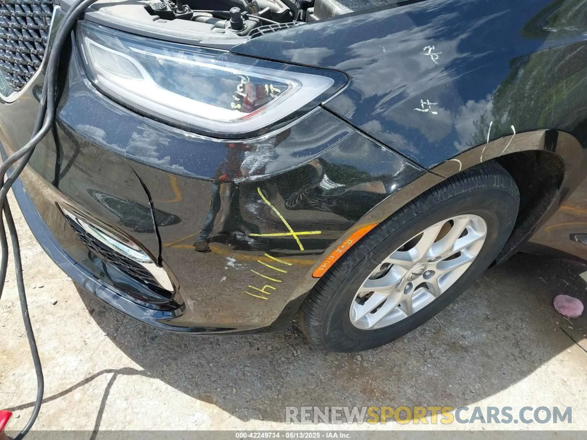 17 Photograph of a damaged car 2C4RC1BG5PR606425 CHRYSLER PACIFICA 2023
