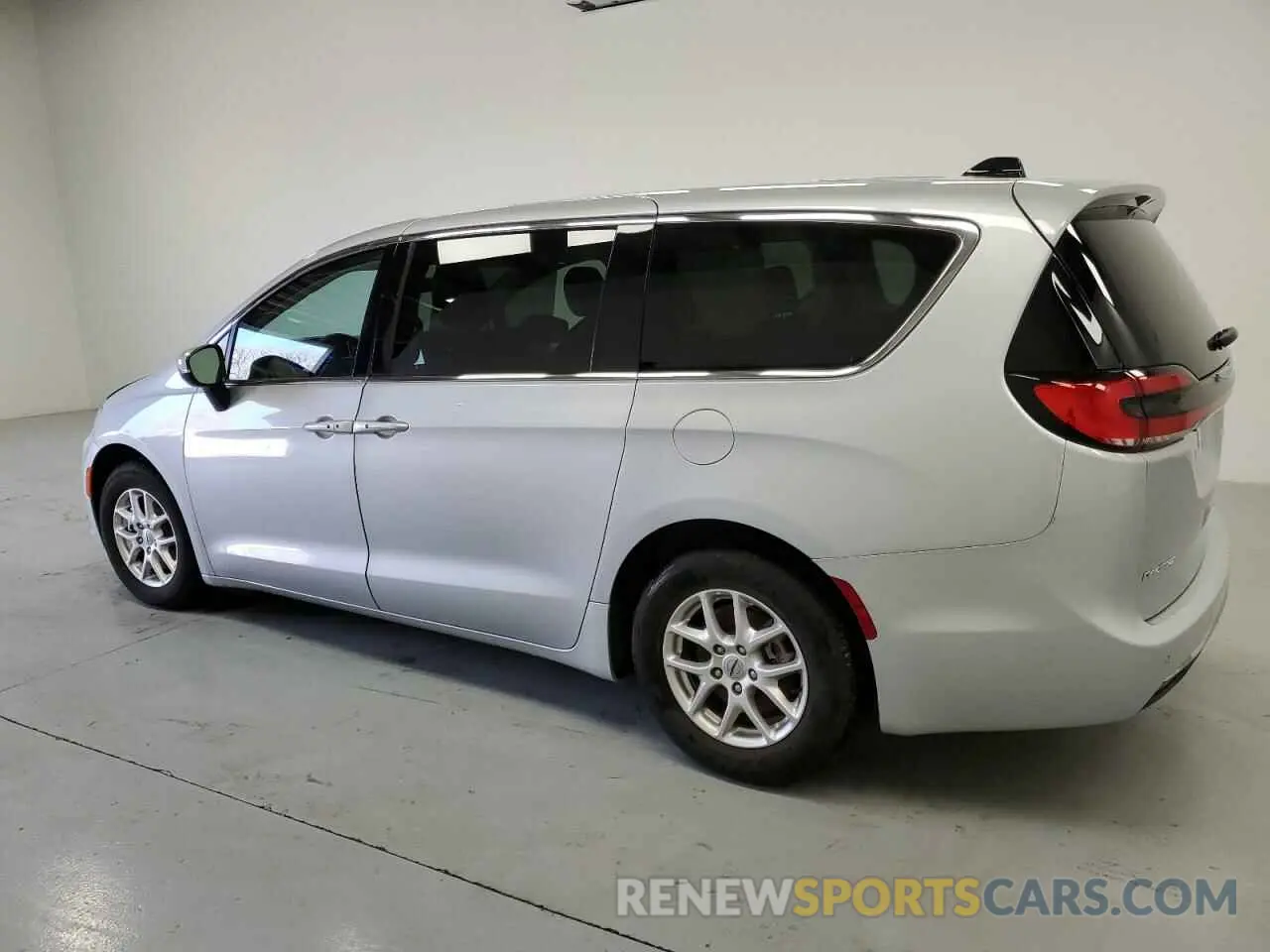 2 Photograph of a damaged car 2C4RC1BG5PR620616 CHRYSLER PACIFICA 2023