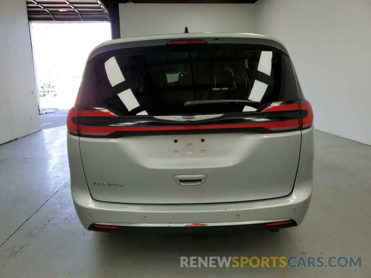 6 Photograph of a damaged car 2C4RC1BG5PR620616 CHRYSLER PACIFICA 2023
