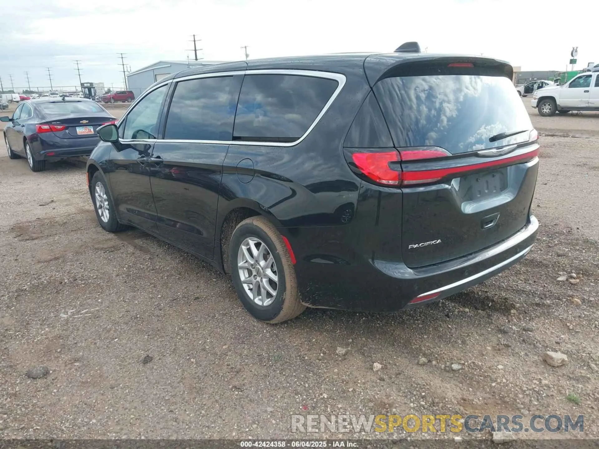 3 Photograph of a damaged car 2C4RC1BG5PR627887 CHRYSLER PACIFICA 2023