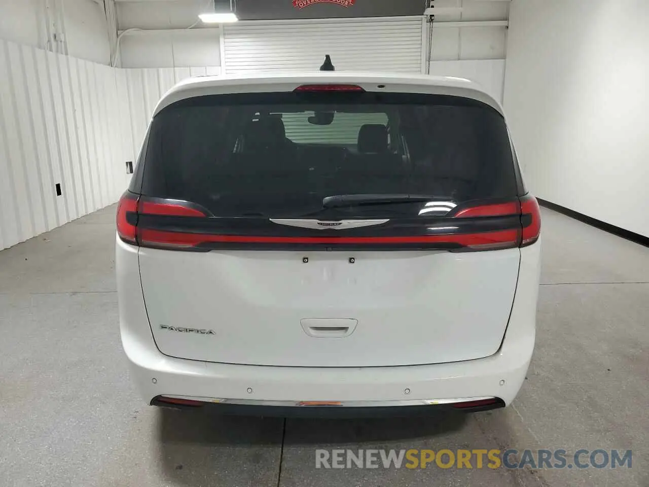 6 Photograph of a damaged car 2C4RC1BG5PR632880 CHRYSLER PACIFICA 2023