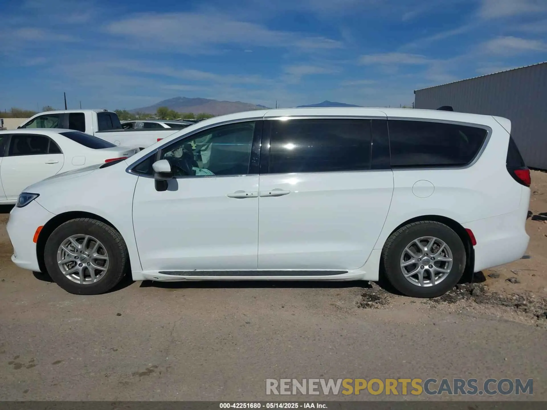 14 Photograph of a damaged car 2C4RC1BG6PR531640 CHRYSLER PACIFICA 2023