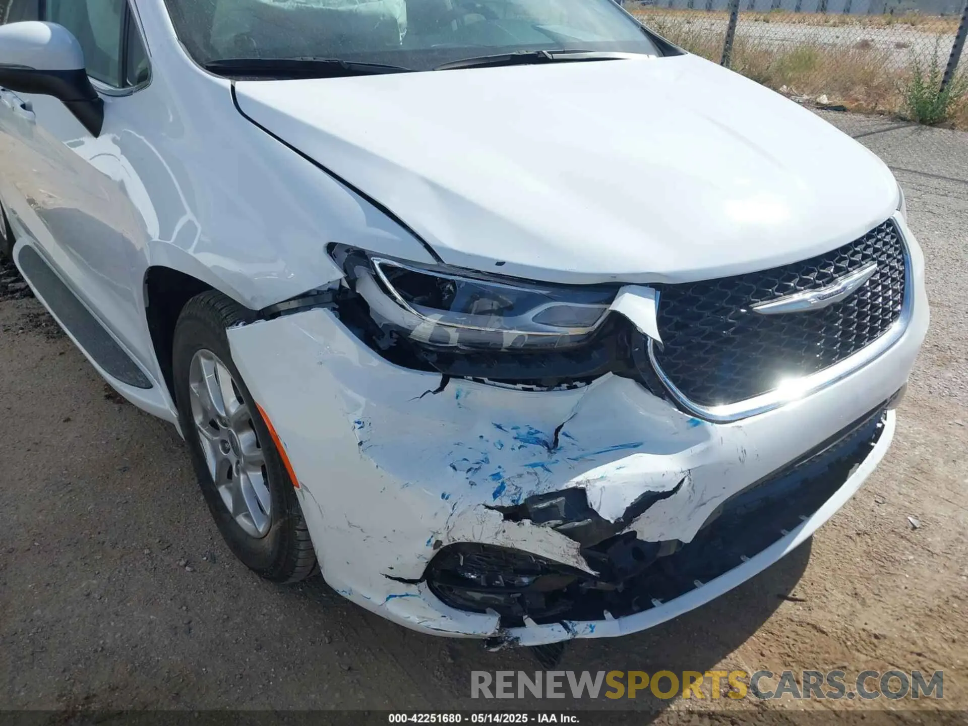 6 Photograph of a damaged car 2C4RC1BG6PR531640 CHRYSLER PACIFICA 2023