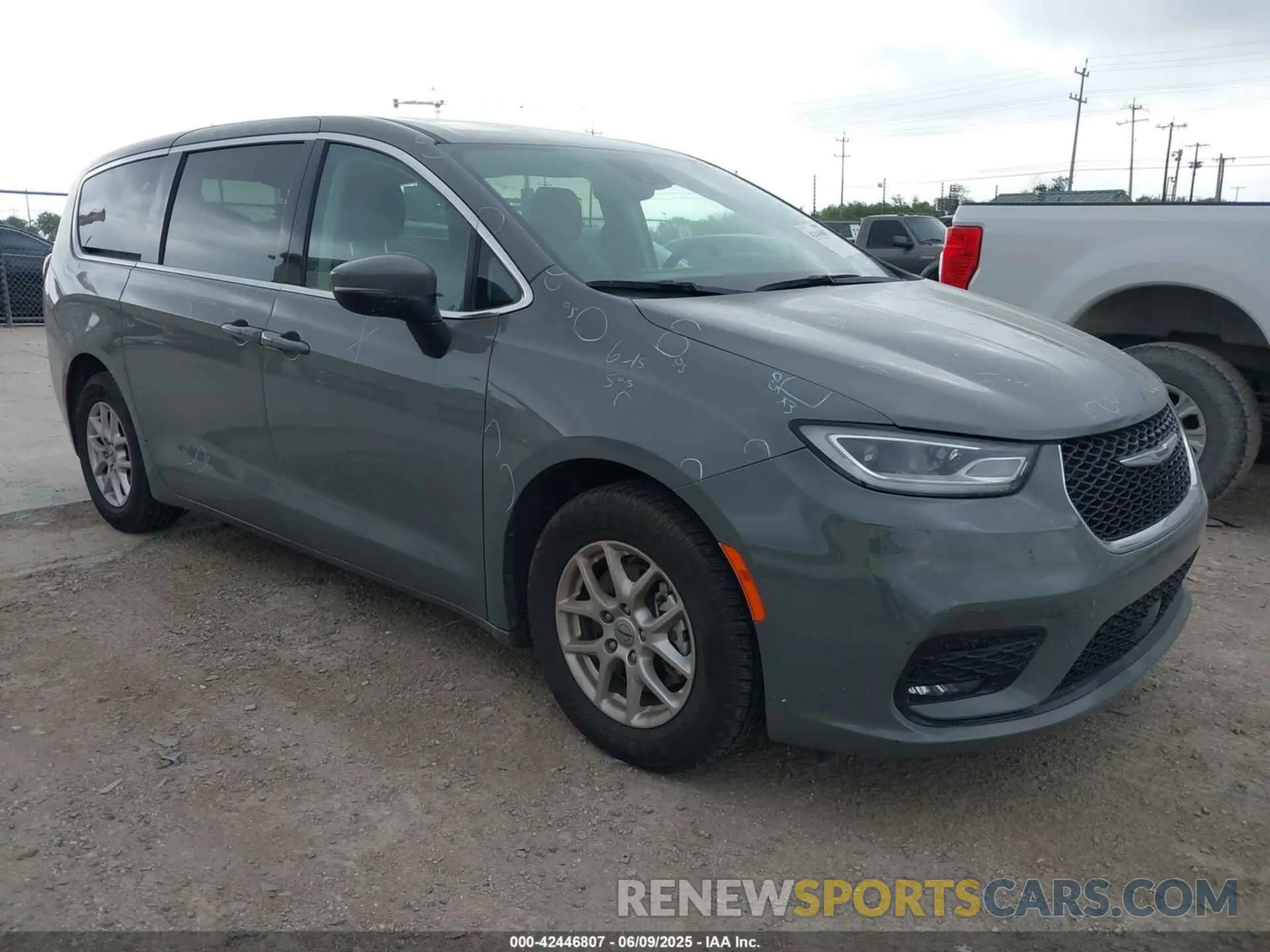 1 Photograph of a damaged car 2C4RC1BG6PR532996 CHRYSLER PACIFICA 2023