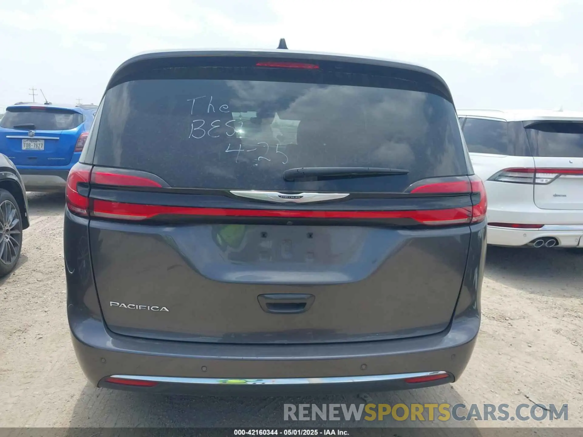 16 Photograph of a damaged car 2C4RC1BG6PR546509 CHRYSLER PACIFICA 2023