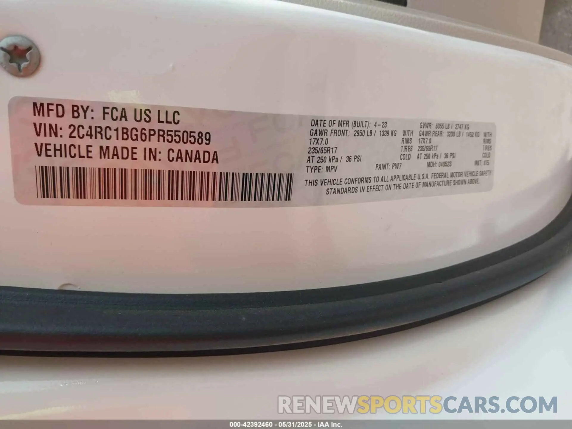 9 Photograph of a damaged car 2C4RC1BG6PR550589 CHRYSLER PACIFICA 2023