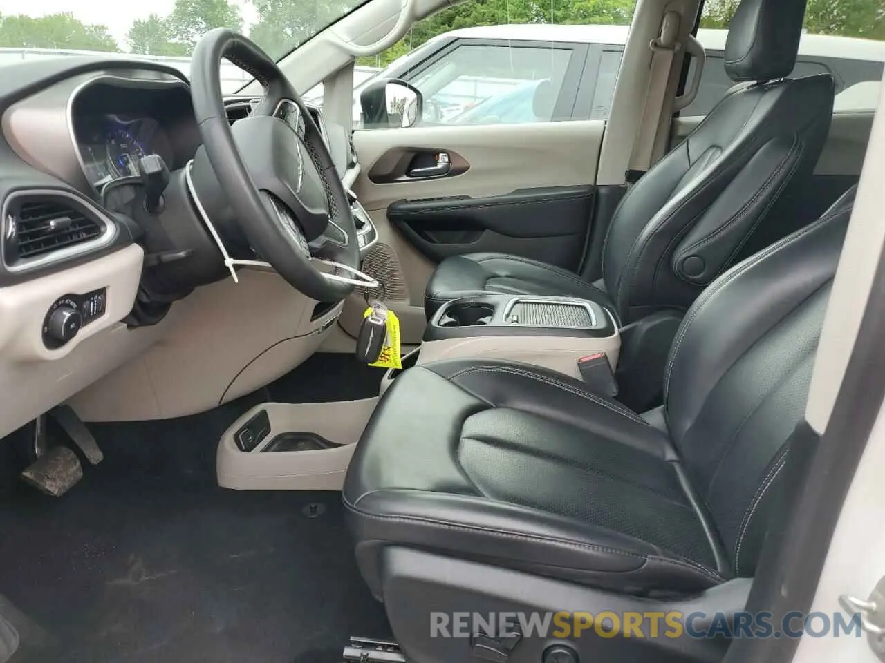 7 Photograph of a damaged car 2C4RC1BG6PR550608 CHRYSLER PACIFICA 2023