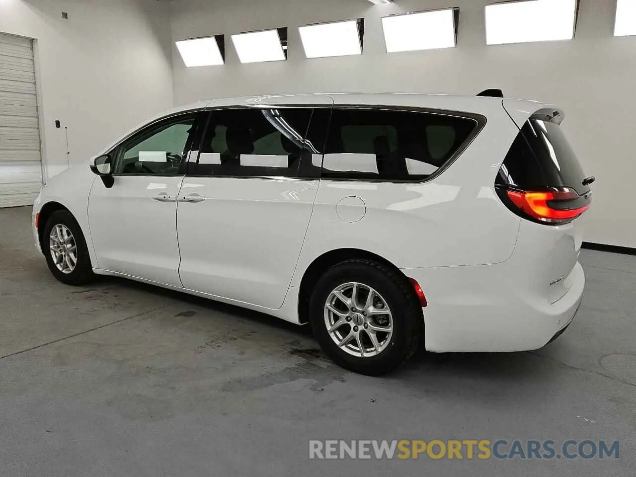 2 Photograph of a damaged car 2C4RC1BG6PR571927 CHRYSLER PACIFICA 2023