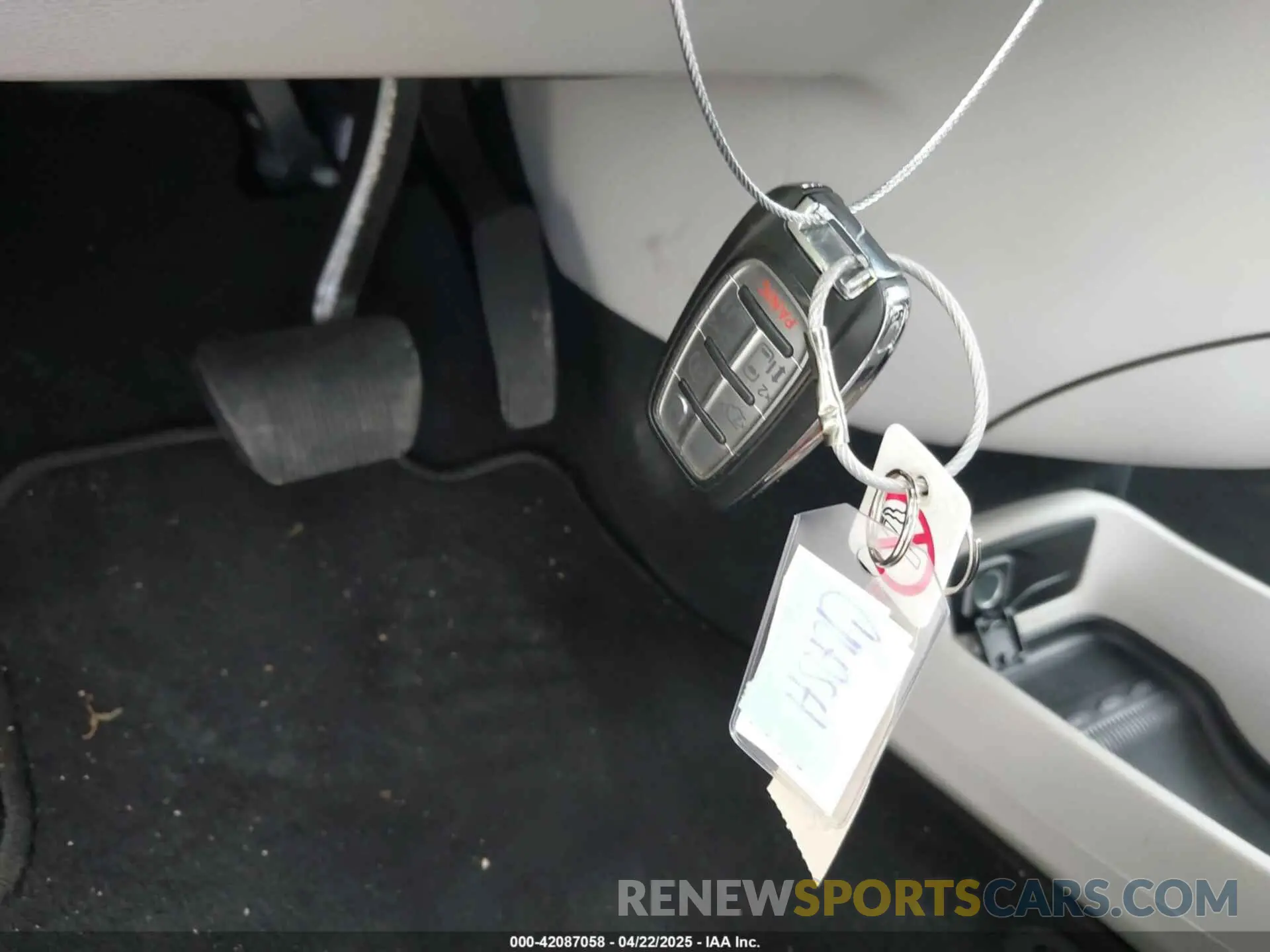 11 Photograph of a damaged car 2C4RC1BG6PR591319 CHRYSLER PACIFICA 2023