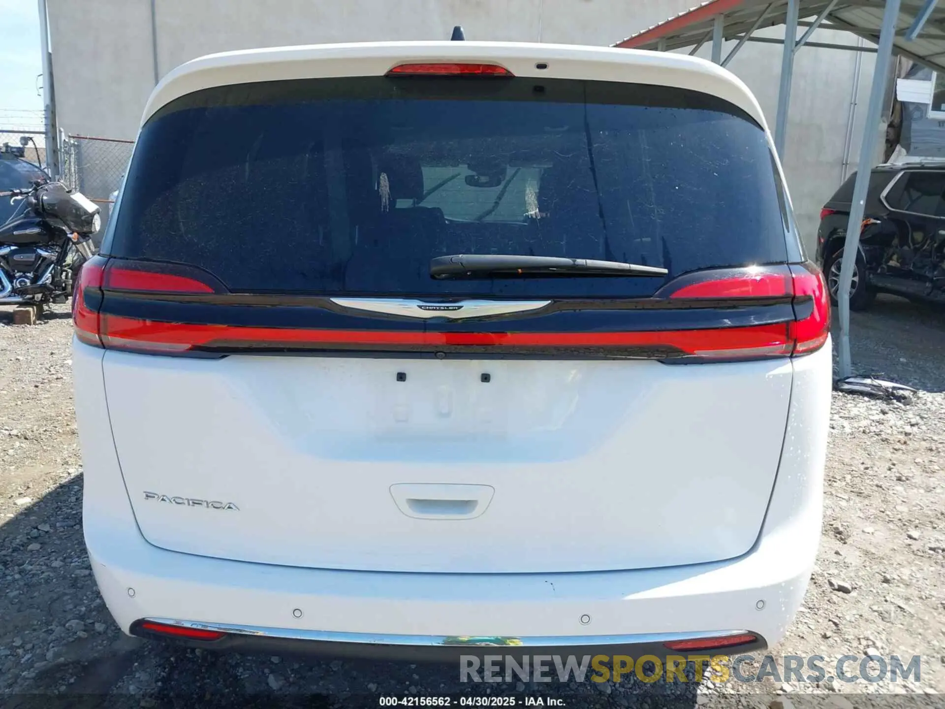 17 Photograph of a damaged car 2C4RC1BG6PR611245 CHRYSLER PACIFICA 2023