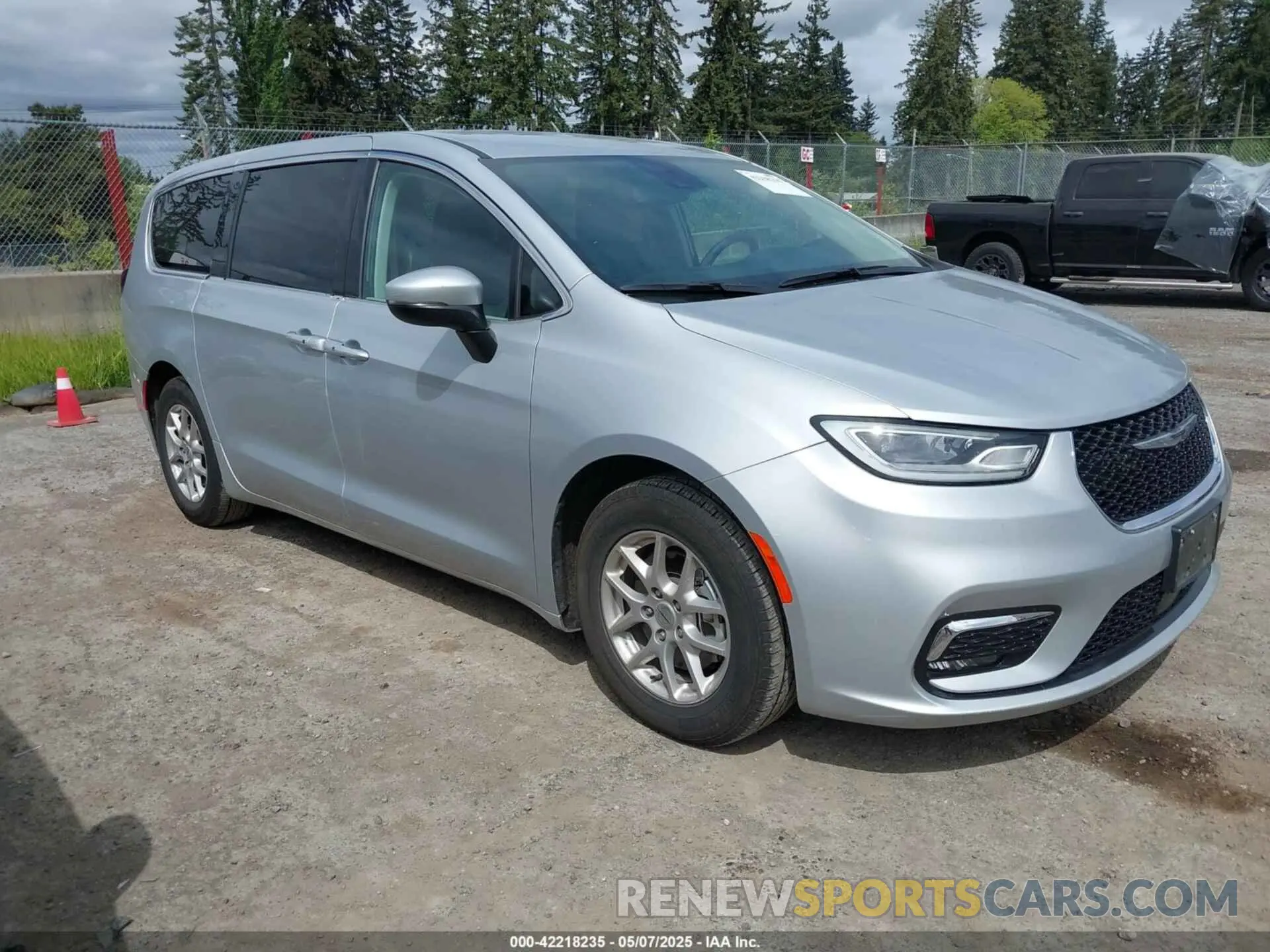 1 Photograph of a damaged car 2C4RC1BG6PR620656 CHRYSLER PACIFICA 2023