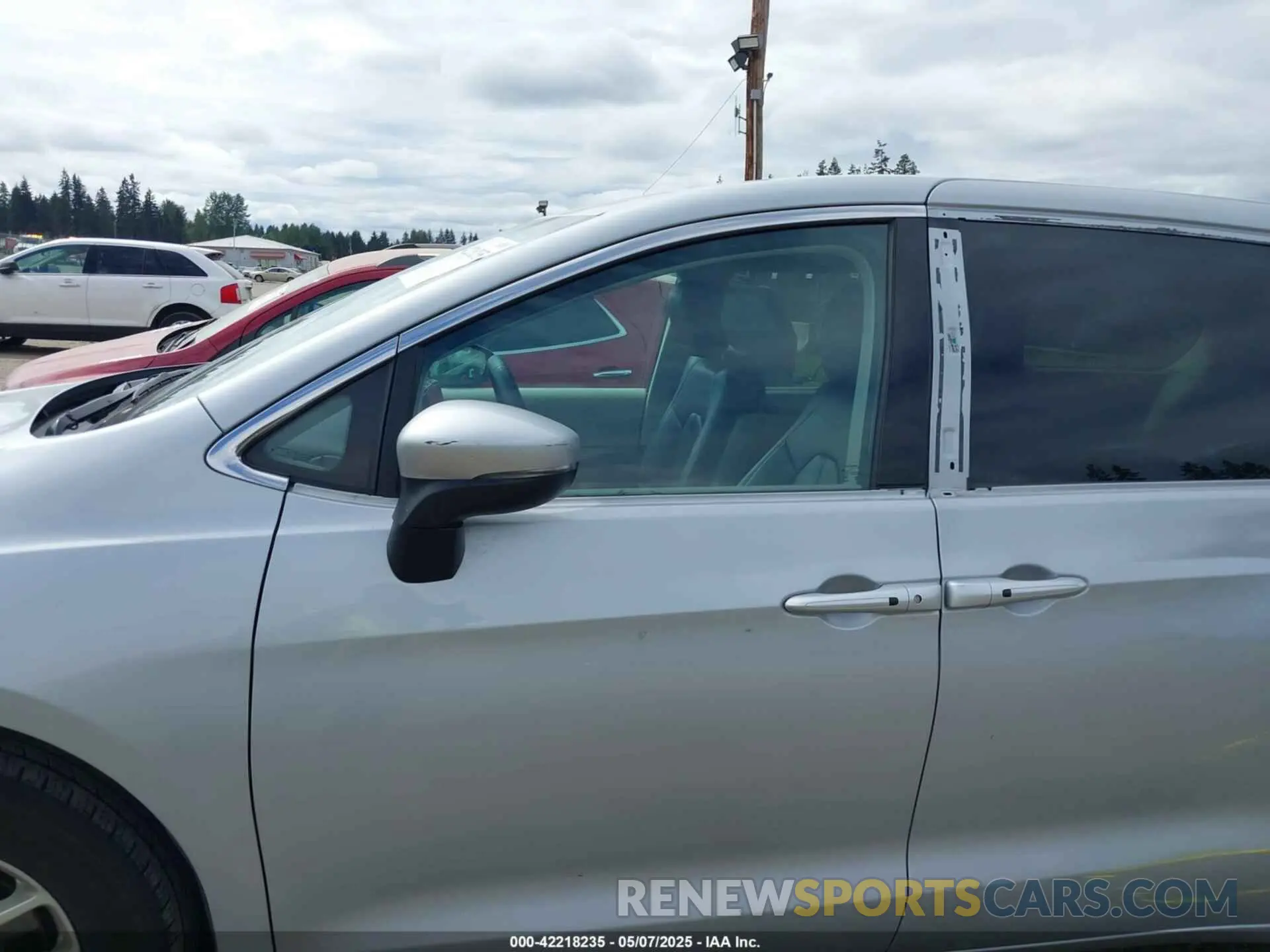 15 Photograph of a damaged car 2C4RC1BG6PR620656 CHRYSLER PACIFICA 2023