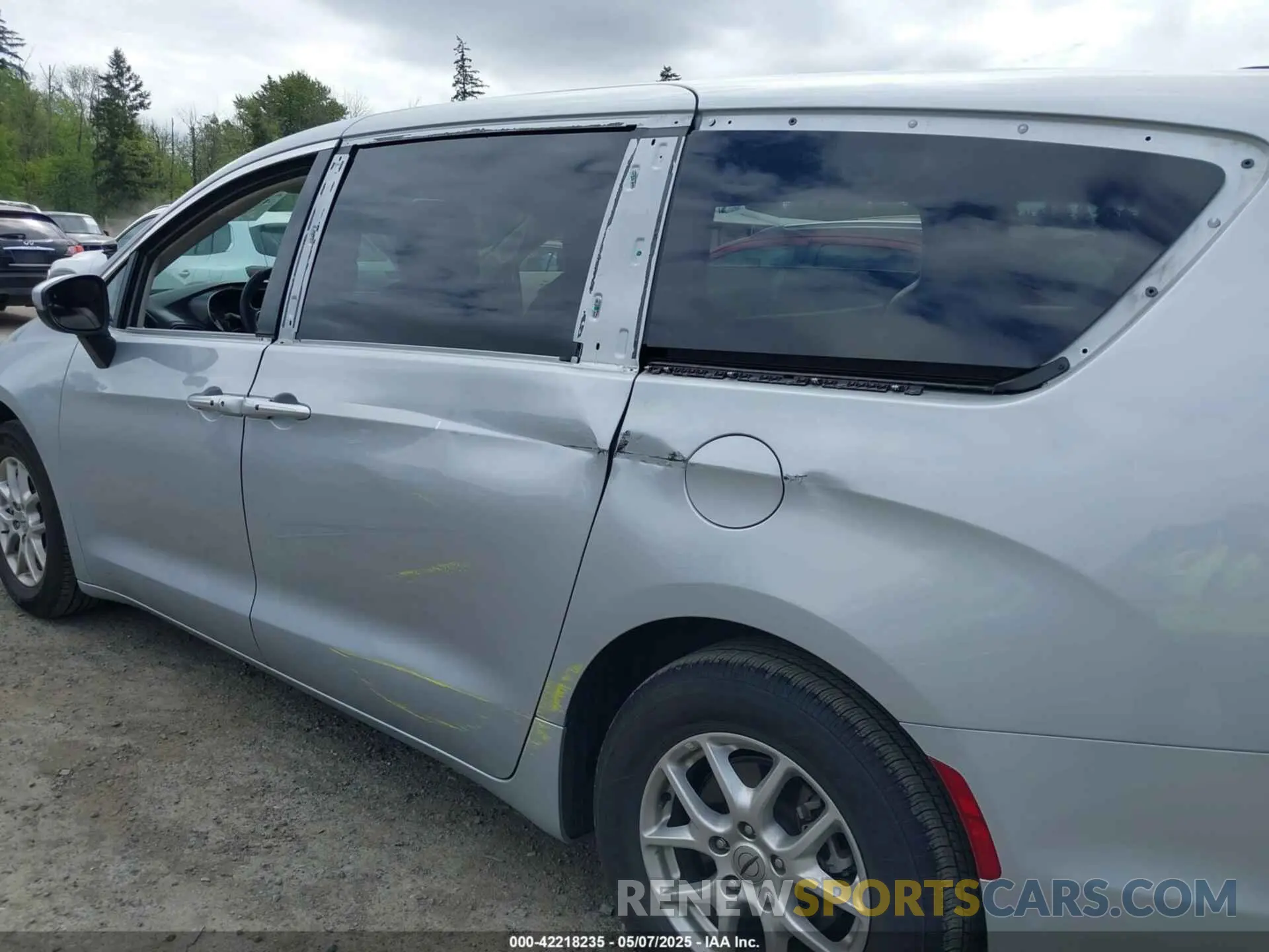 18 Photograph of a damaged car 2C4RC1BG6PR620656 CHRYSLER PACIFICA 2023
