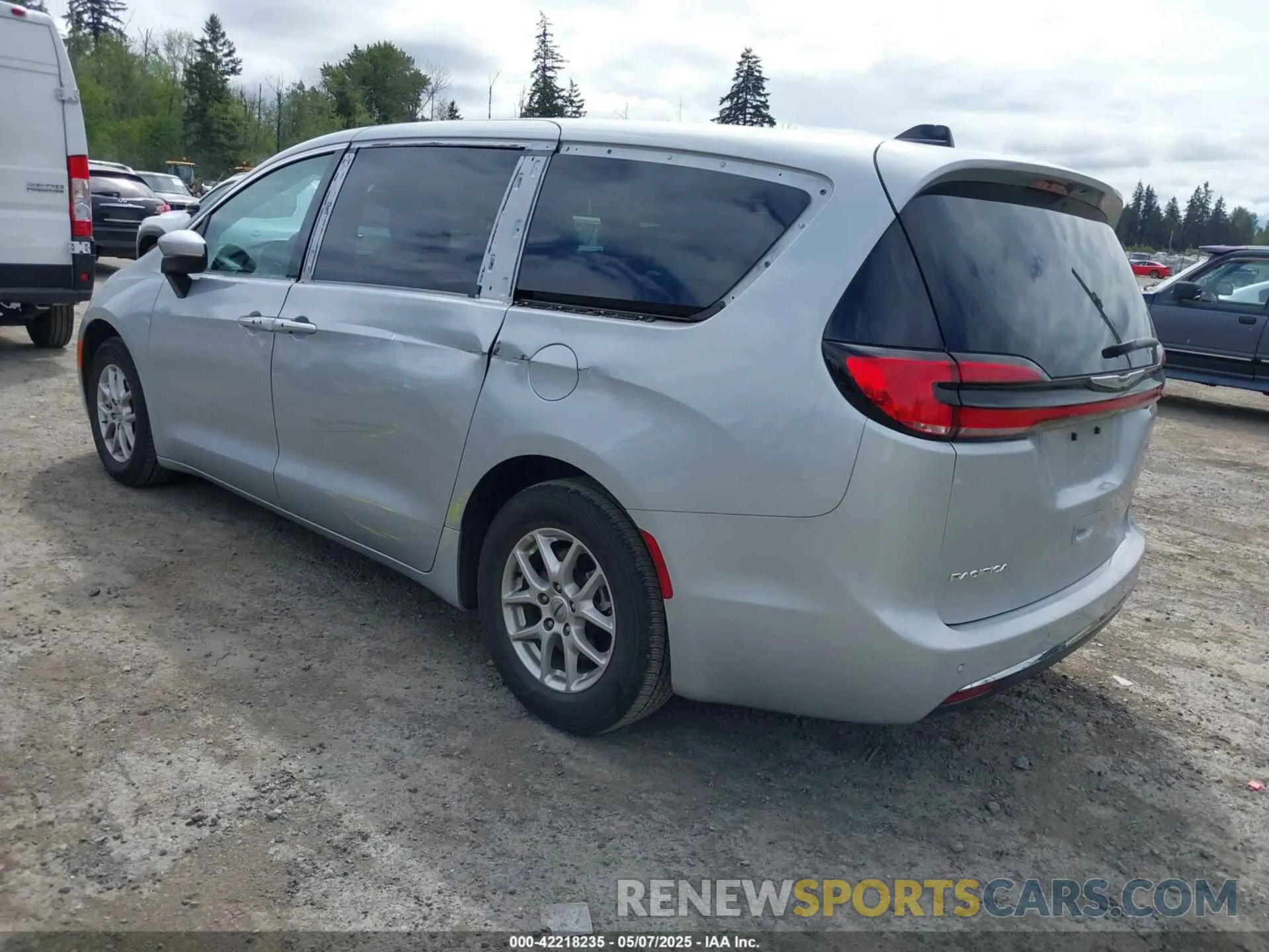 3 Photograph of a damaged car 2C4RC1BG6PR620656 CHRYSLER PACIFICA 2023