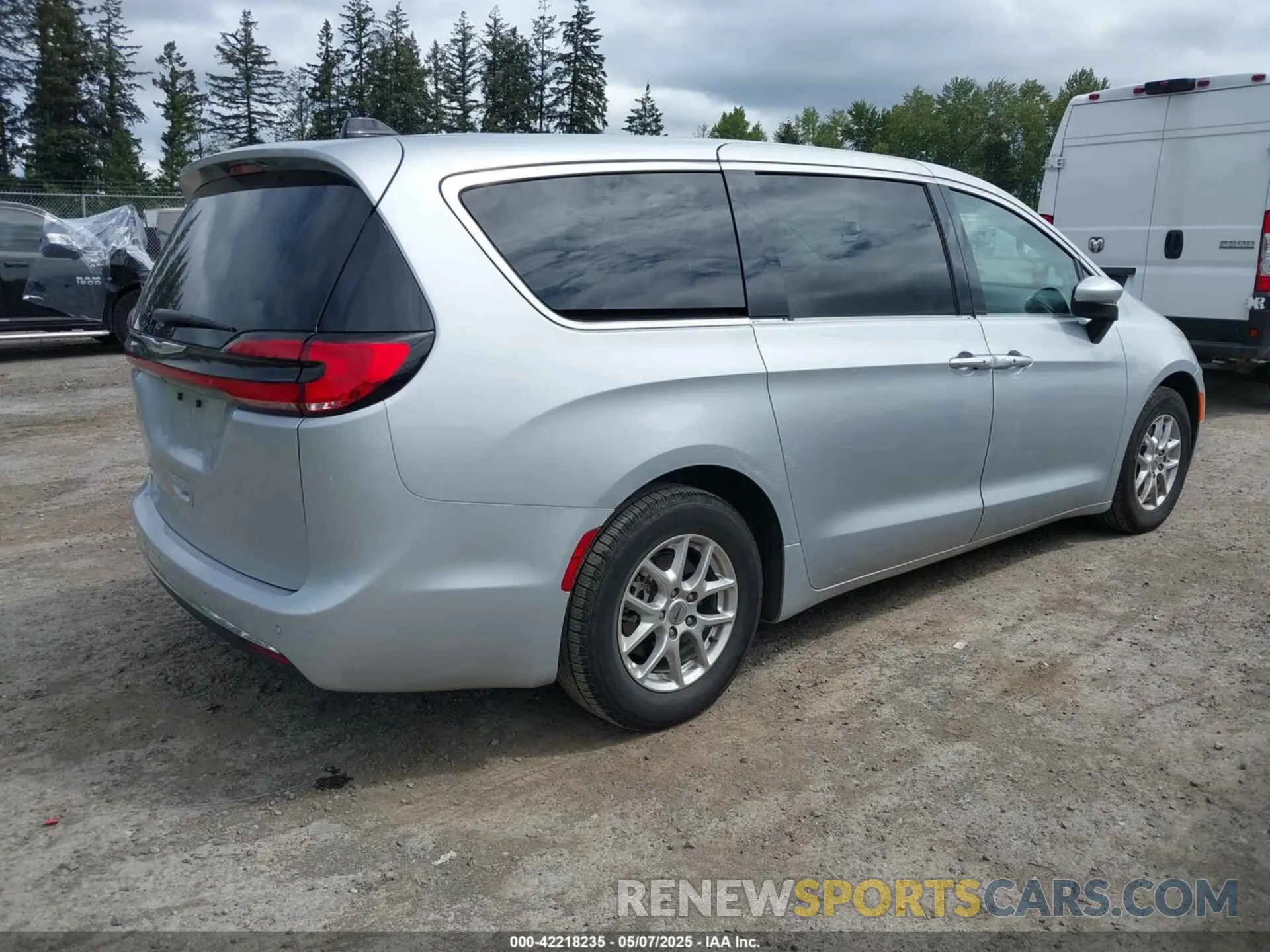 4 Photograph of a damaged car 2C4RC1BG6PR620656 CHRYSLER PACIFICA 2023