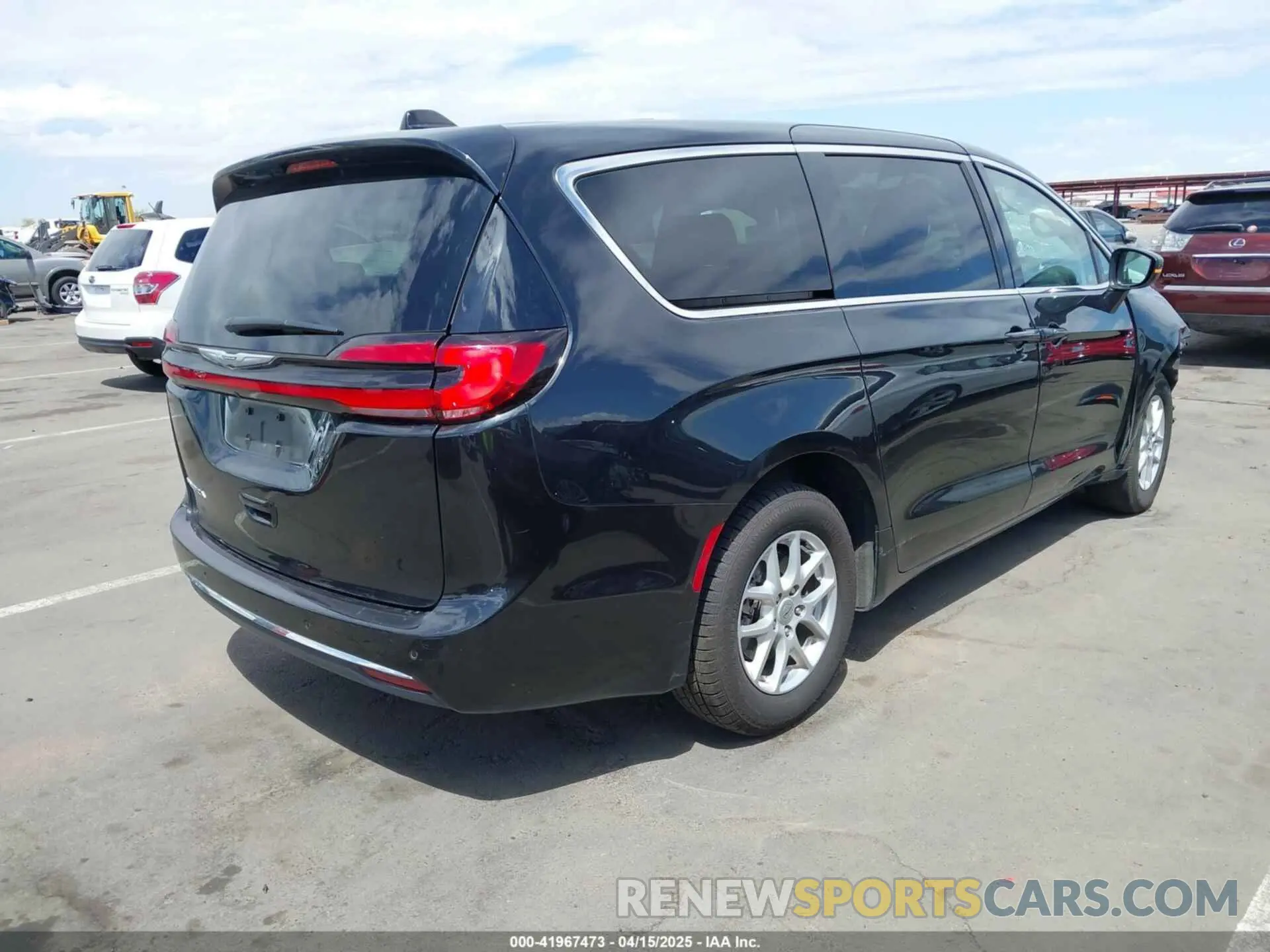 4 Photograph of a damaged car 2C4RC1BG7PR510912 CHRYSLER PACIFICA 2023