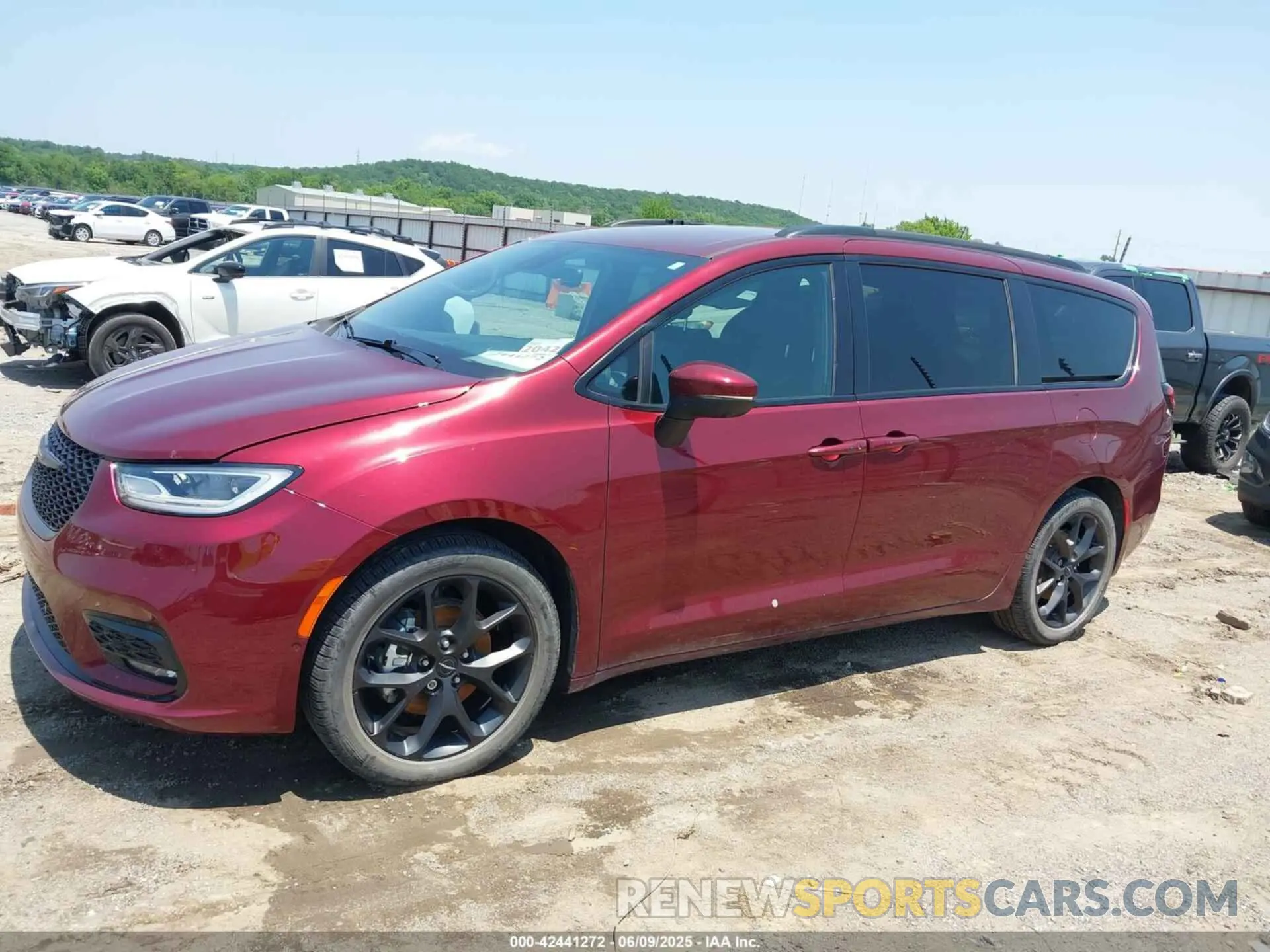 14 Photograph of a damaged car 2C4RC1BG7PR513017 CHRYSLER PACIFICA 2023