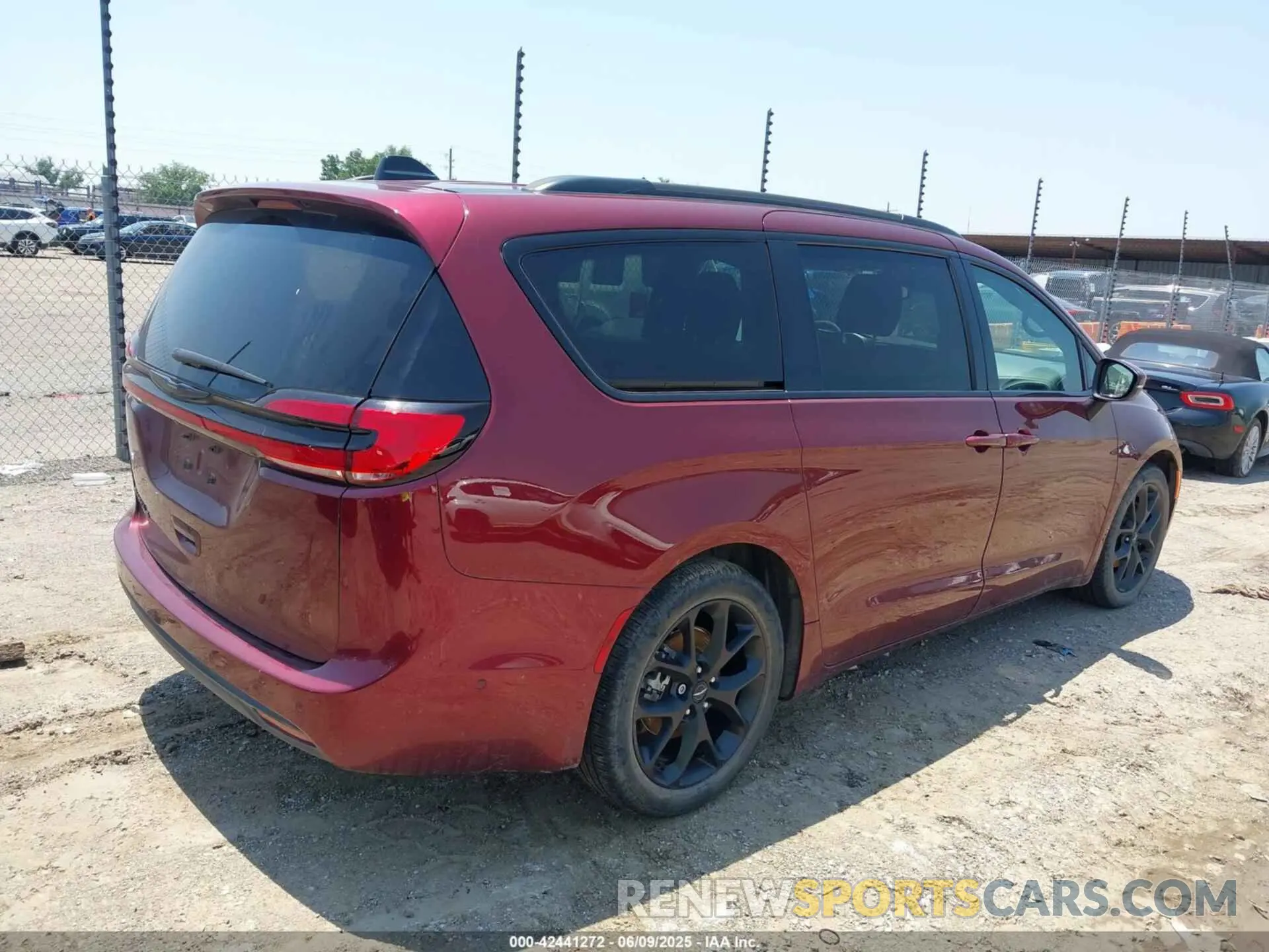 4 Photograph of a damaged car 2C4RC1BG7PR513017 CHRYSLER PACIFICA 2023
